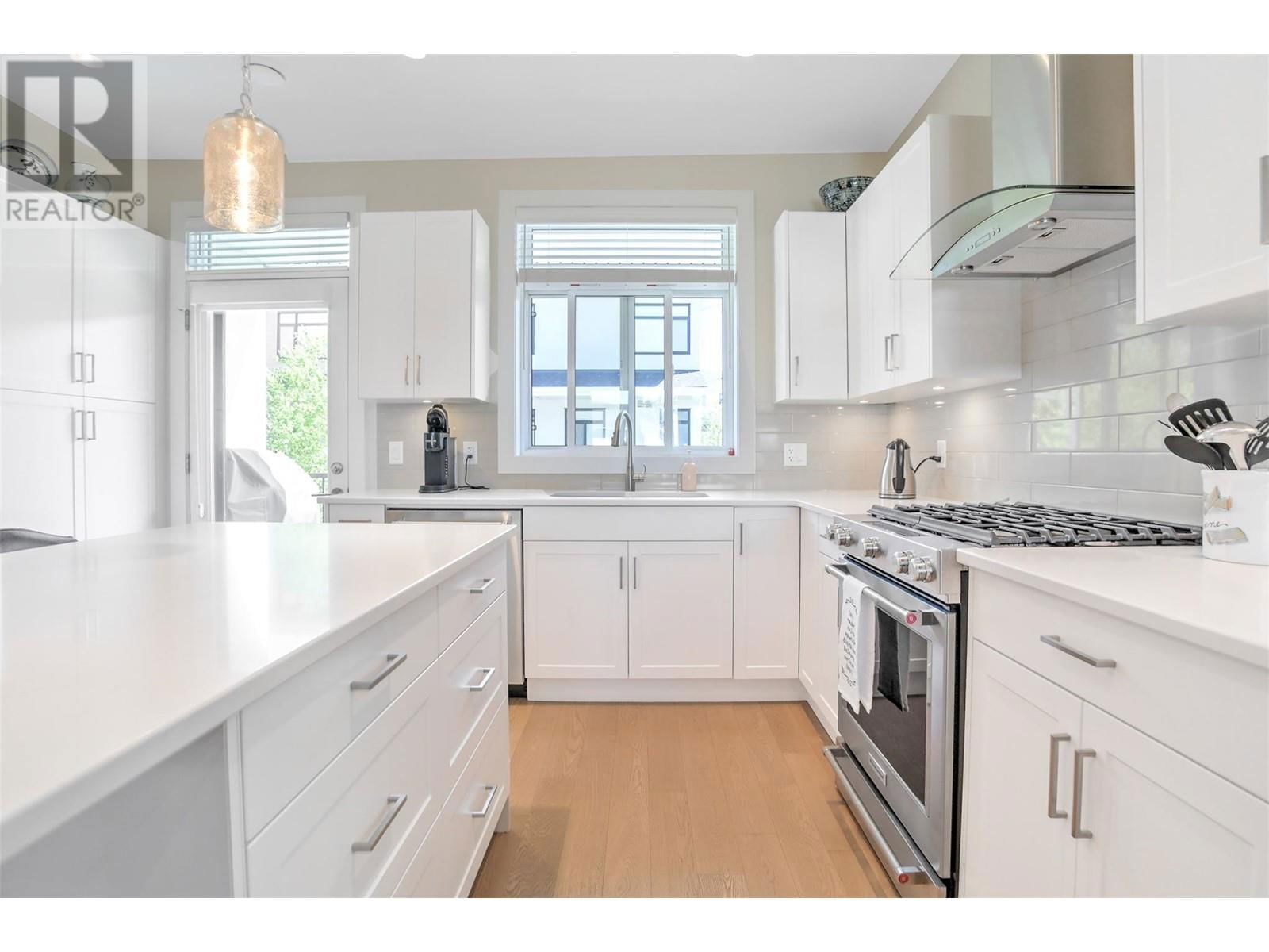 16 - 1102 CAMERON AVENUE Image 10