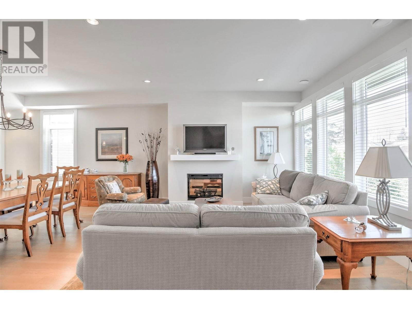16 - 1102 CAMERON AVENUE Image 3