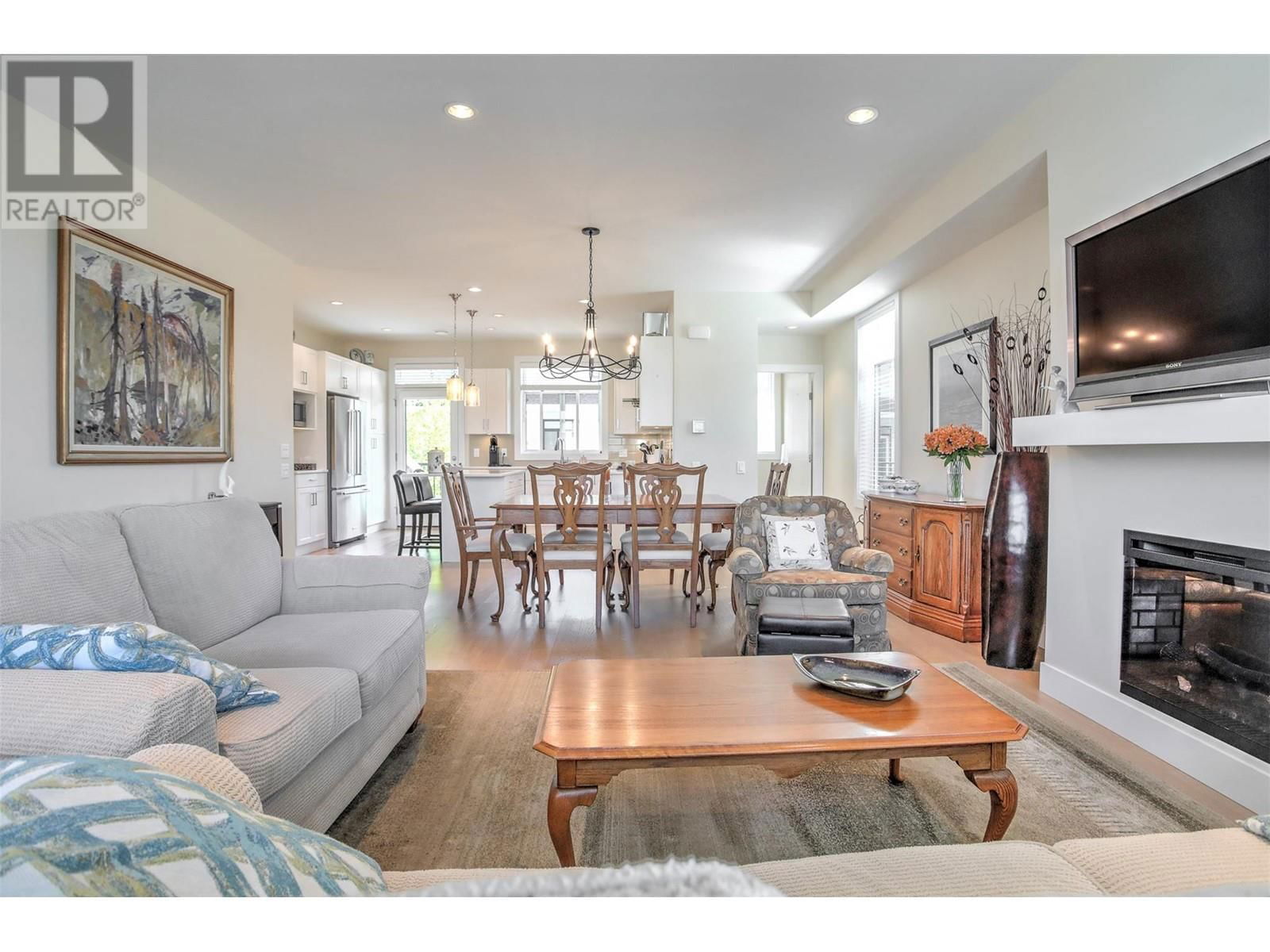 16 - 1102 CAMERON AVENUE Image 4
