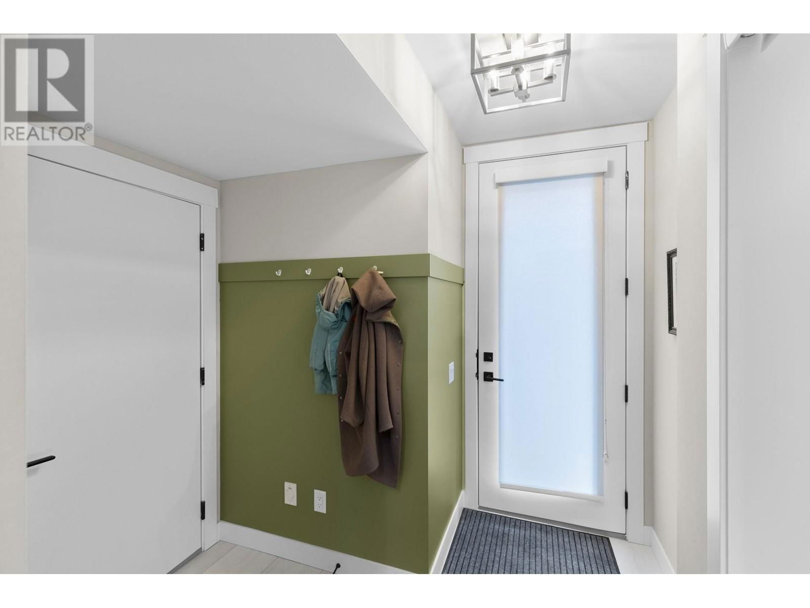 6 - 3220 HILLTOWN DRIVE Image 3