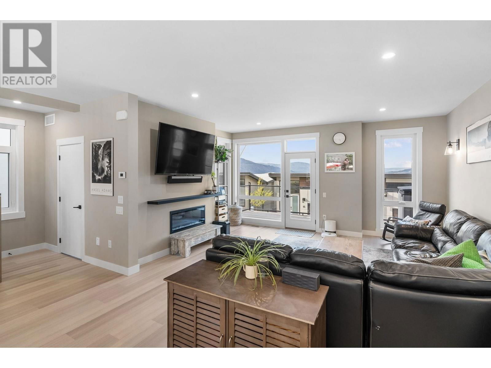 7 - 3220 HILLTOWN DRIVE Image 11