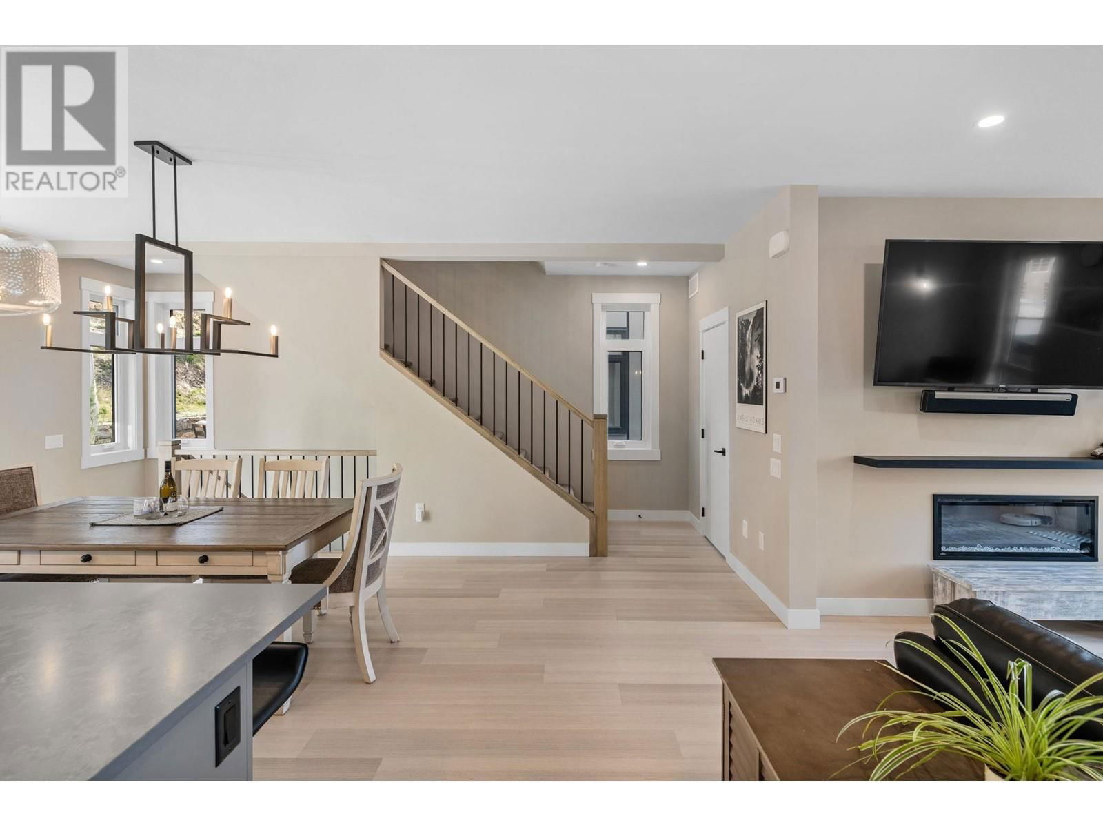 7 - 3220 HILLTOWN DRIVE Image 12