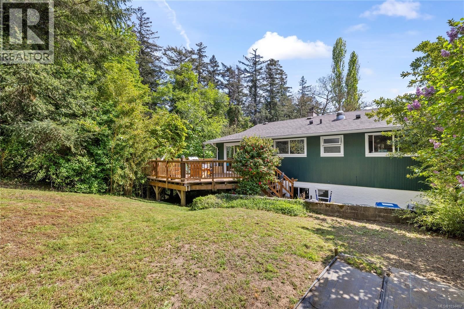 1402 White Street property photo