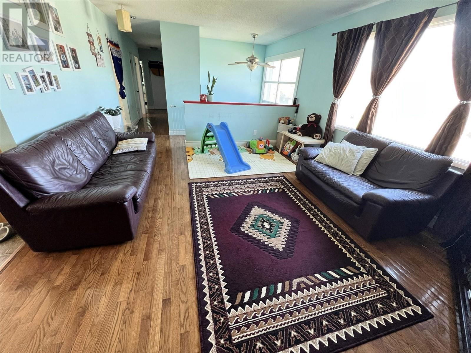 355 PEMBERTON TERRACE Image 10
