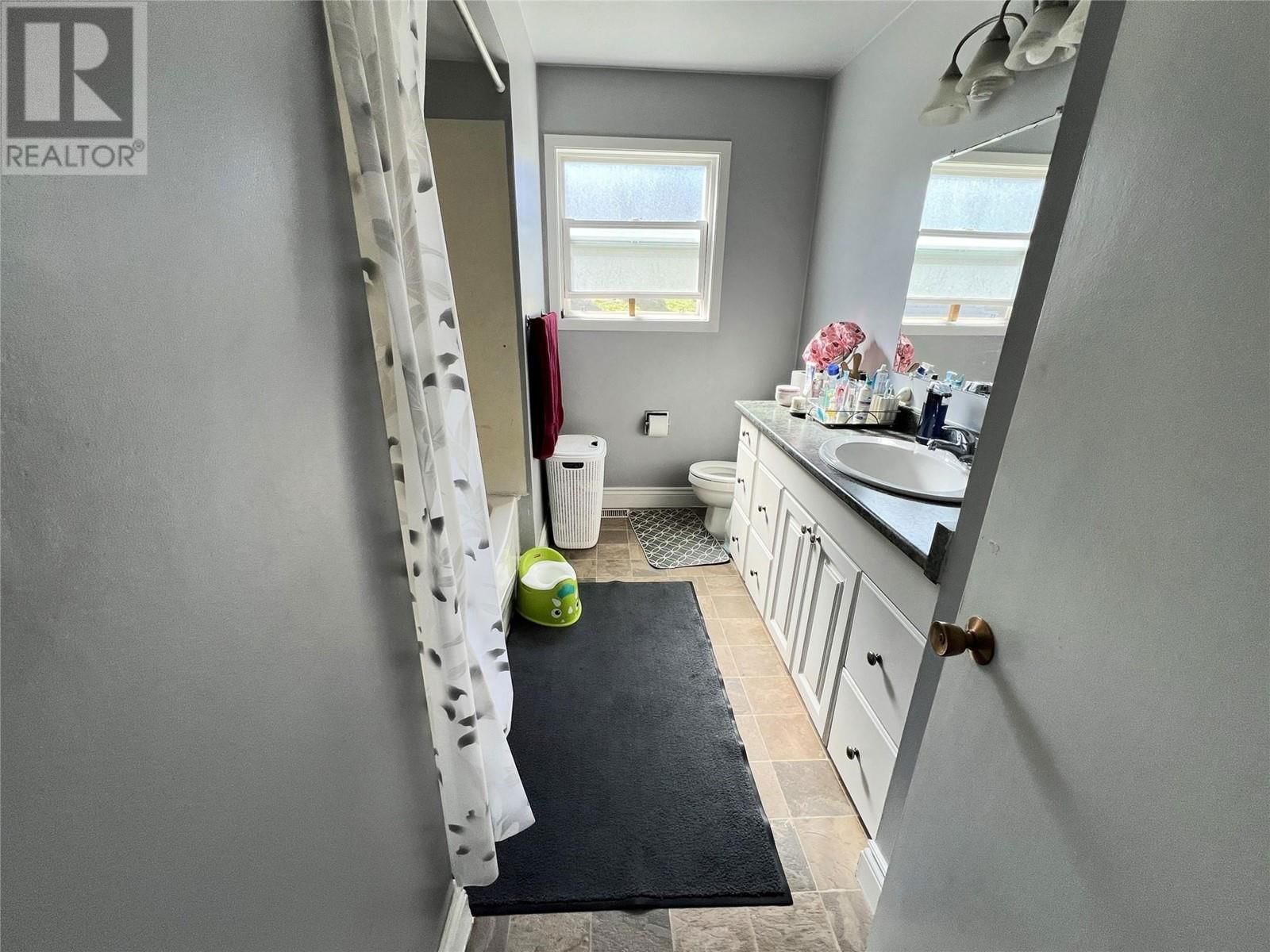355 PEMBERTON TERRACE Image 12