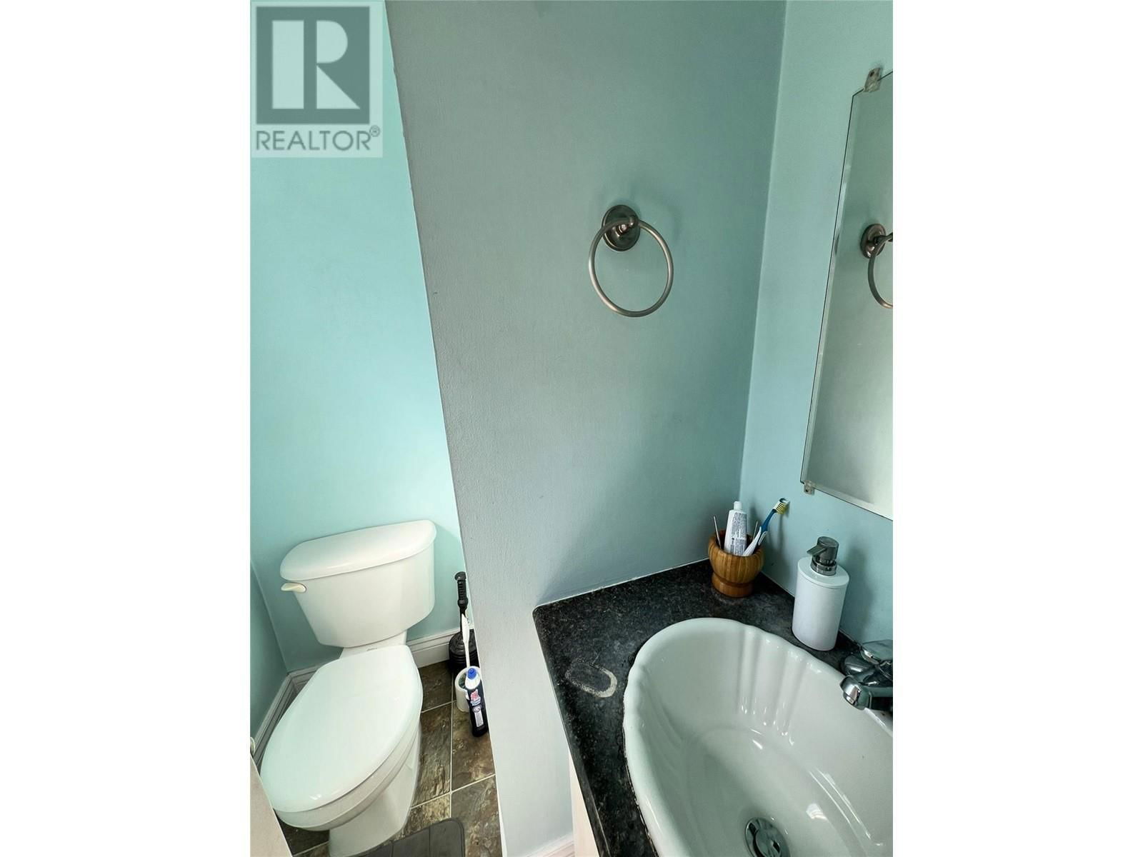 355 PEMBERTON TERRACE Image 13