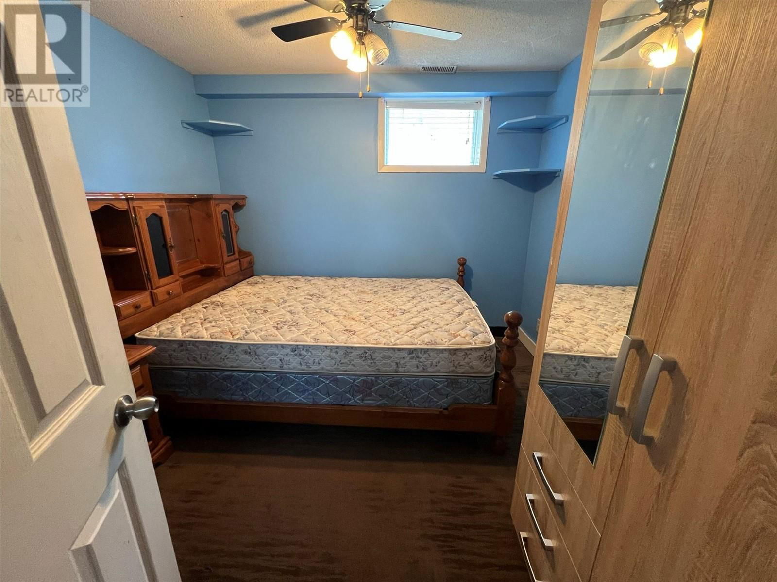 355 PEMBERTON TERRACE Image 18
