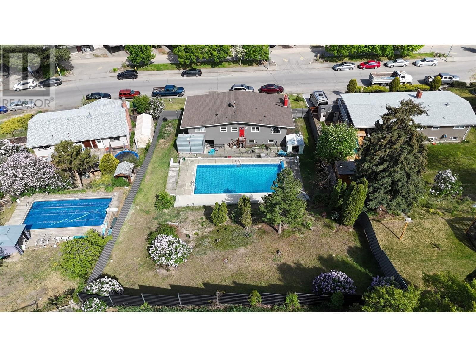 355 PEMBERTON TERRACE Image 5