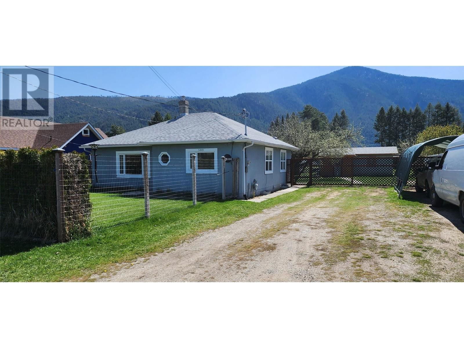 580 CAMERON AVENUE Image 3