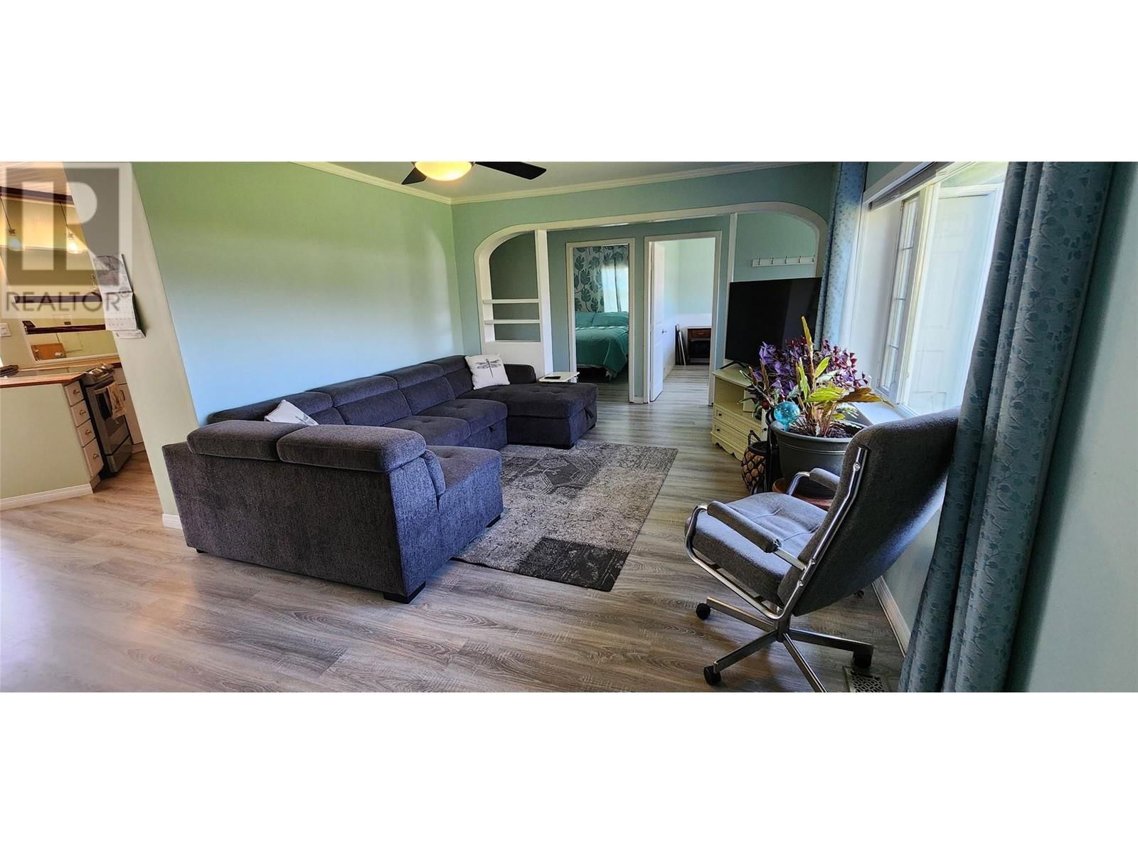580 CAMERON AVENUE Image 4