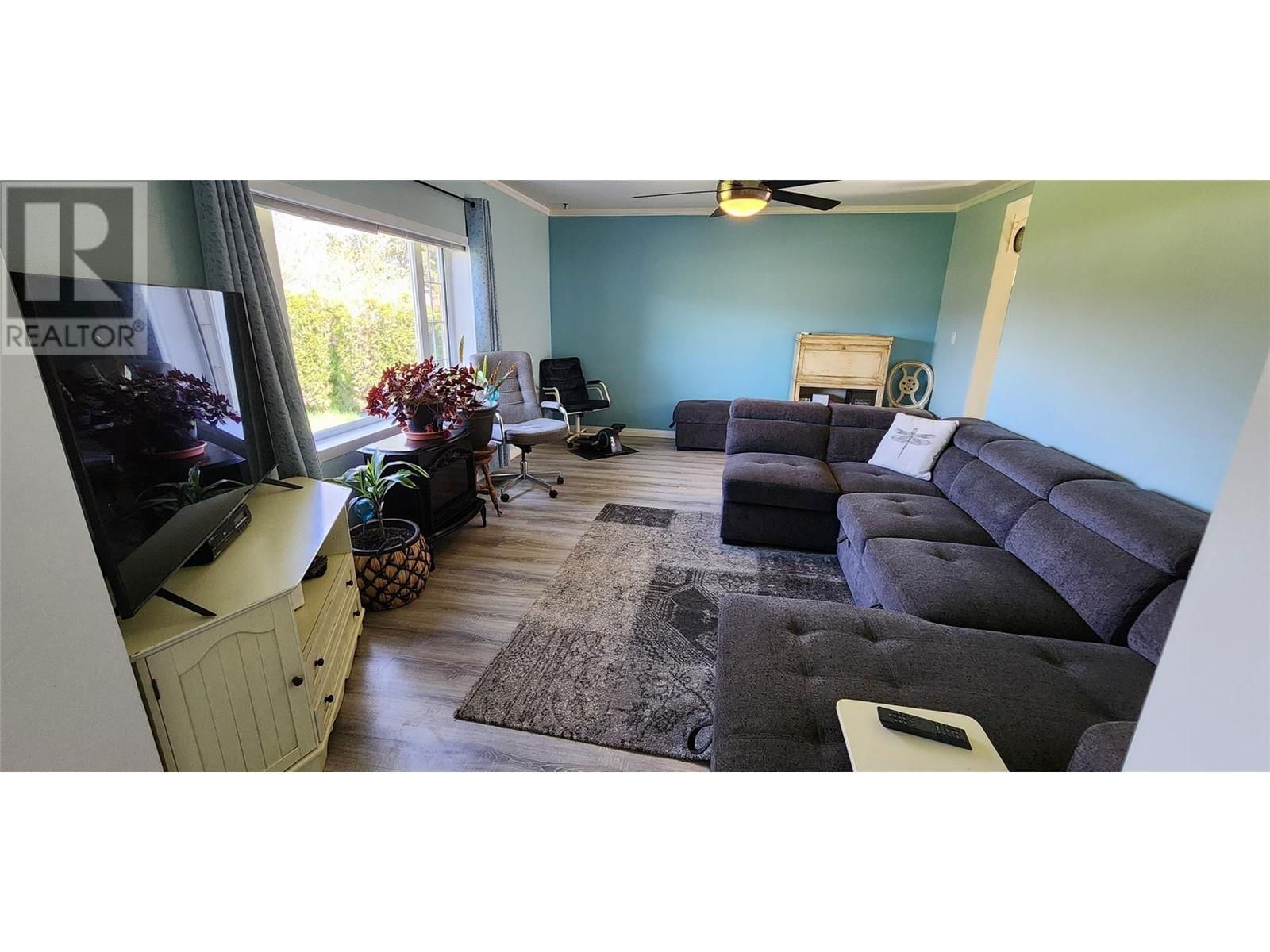 580 CAMERON AVENUE Image 6