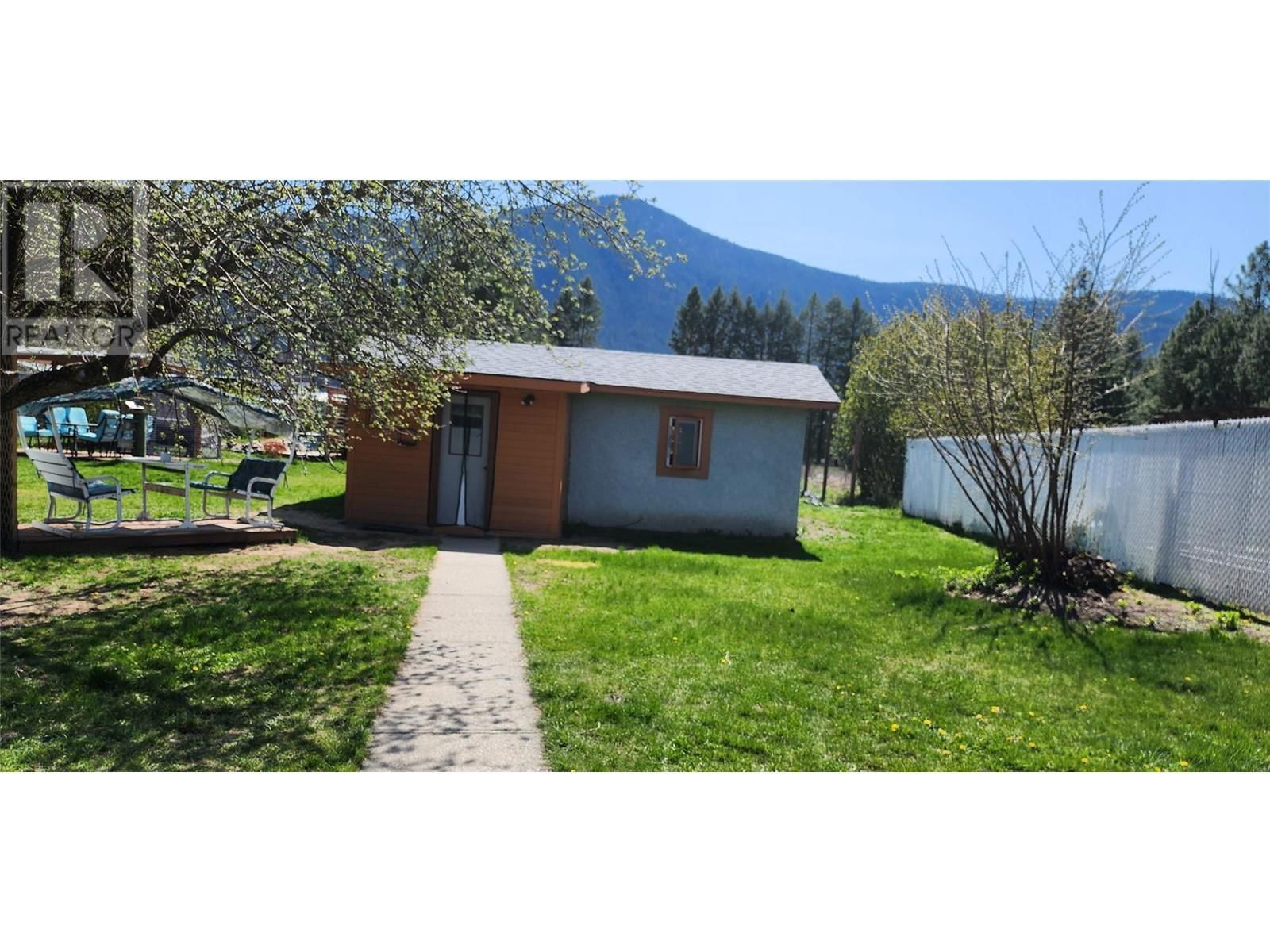 580 CAMERON AVENUE Image 8