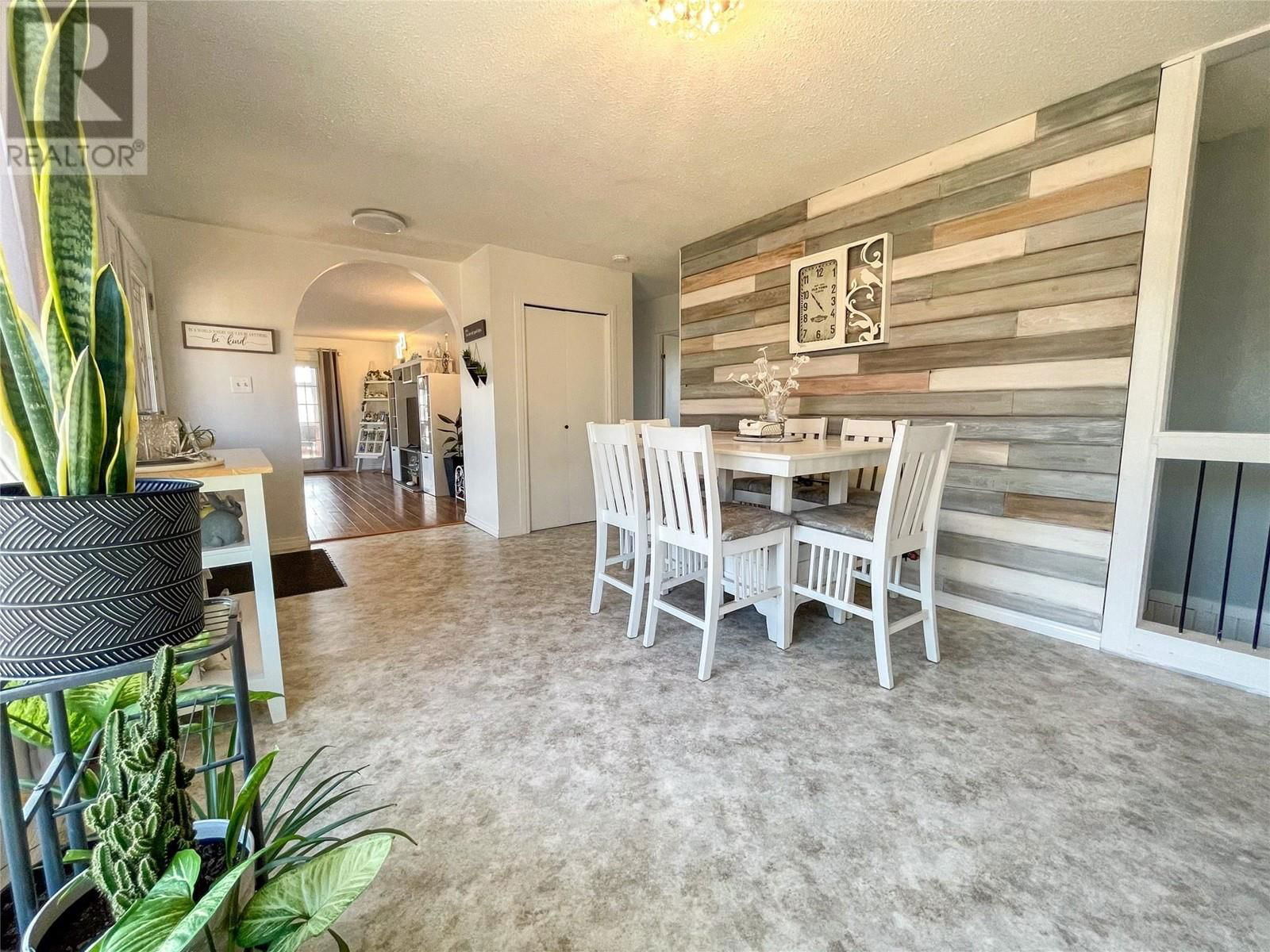 448 204 ROAD Image 10