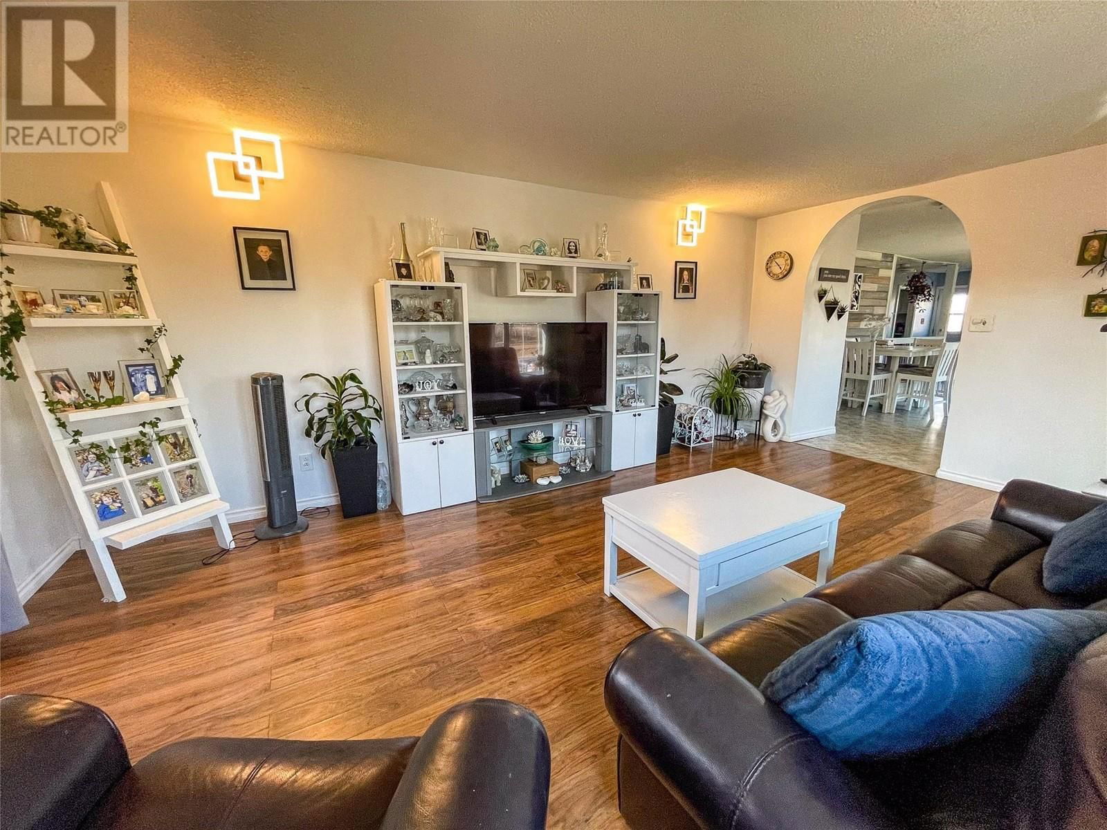 448 204 ROAD Image 6