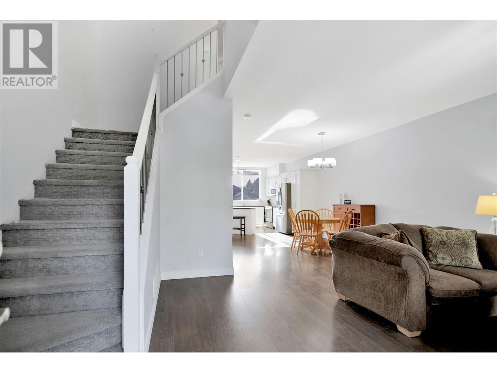 27 - 3267 BROADVIEW ROAD Image 3