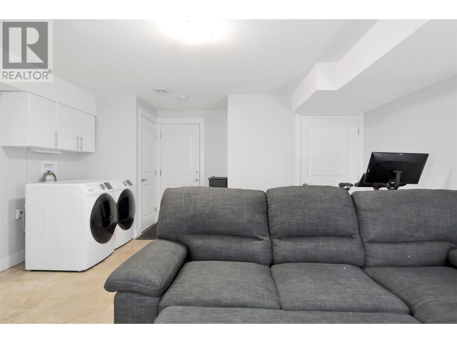 27 - 3267 BROADVIEW ROAD Image 38