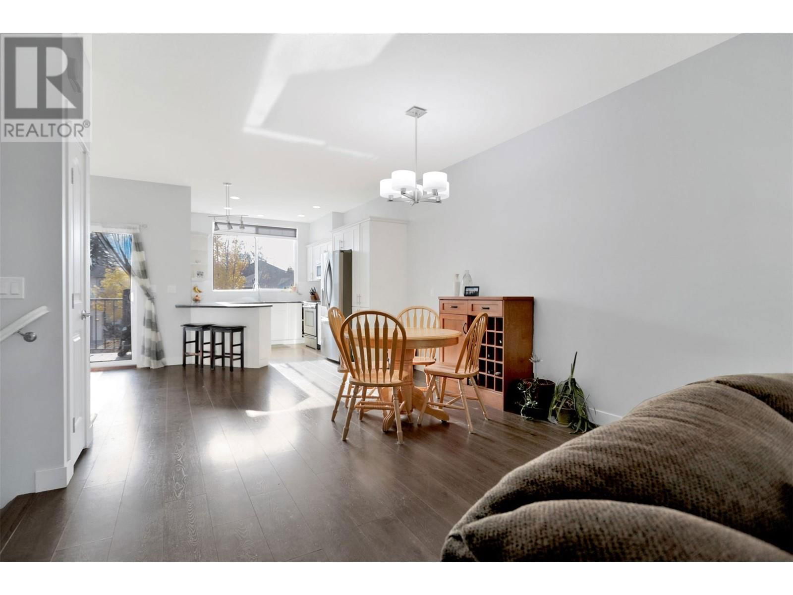 27 - 3267 BROADVIEW ROAD Image 5