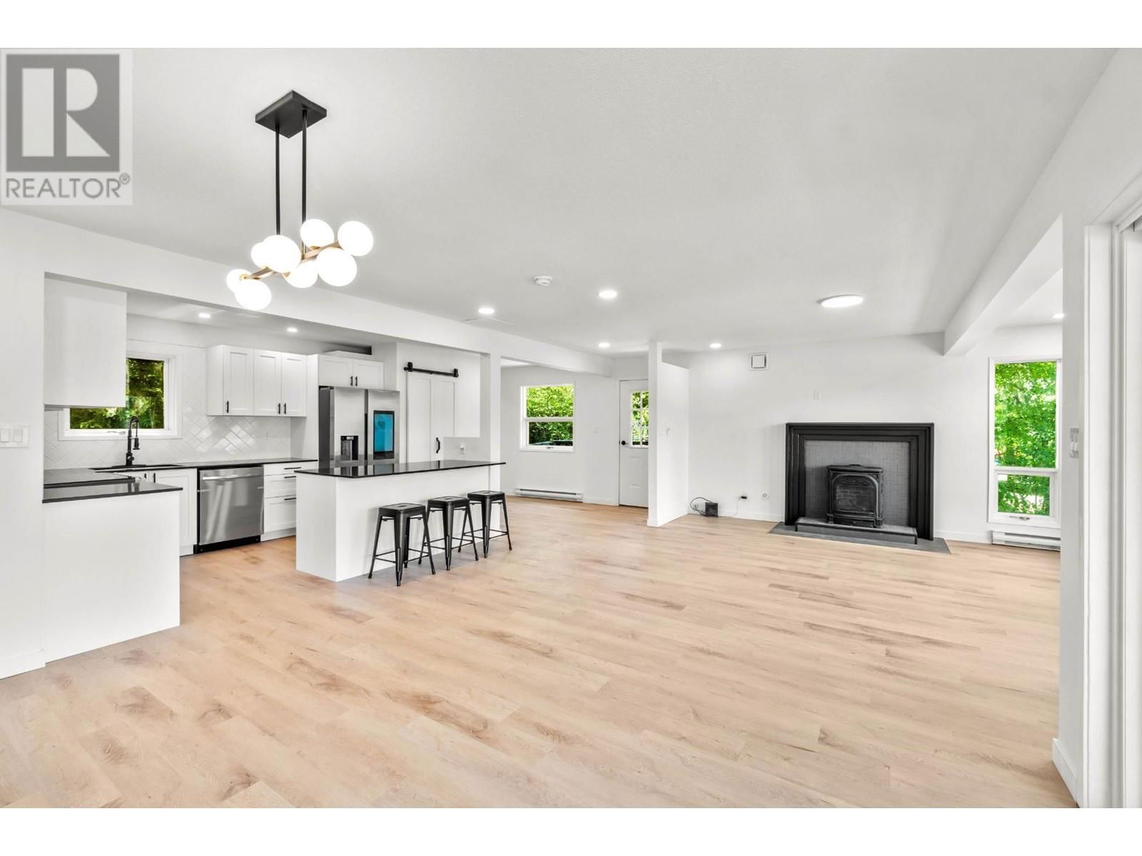3348 POWELL ROAD Image 12