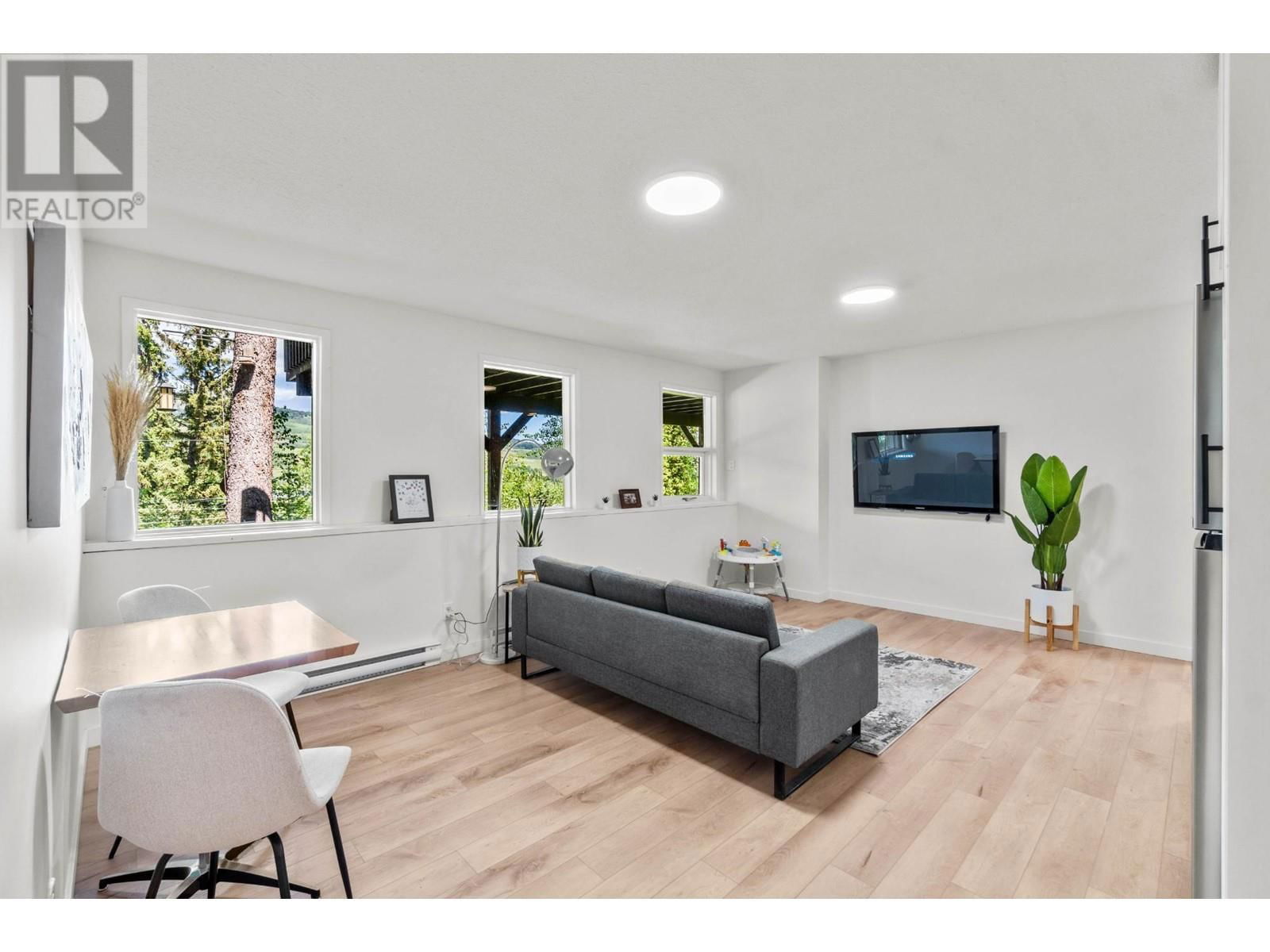 3348 POWELL ROAD Image 30