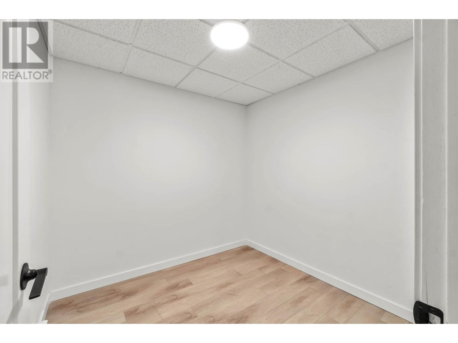 3348 POWELL ROAD Image 32