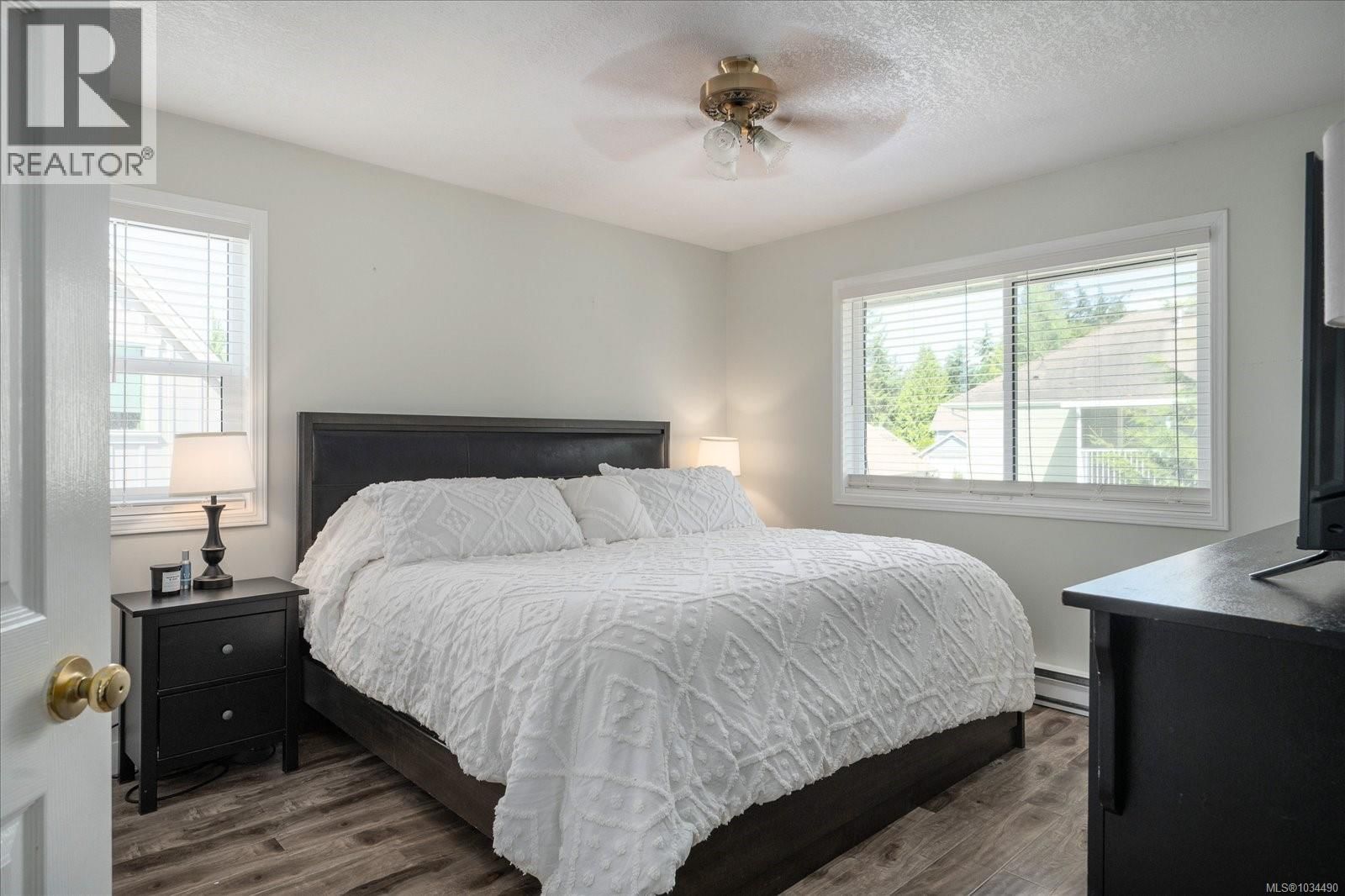 672 Foster Drive property photo
