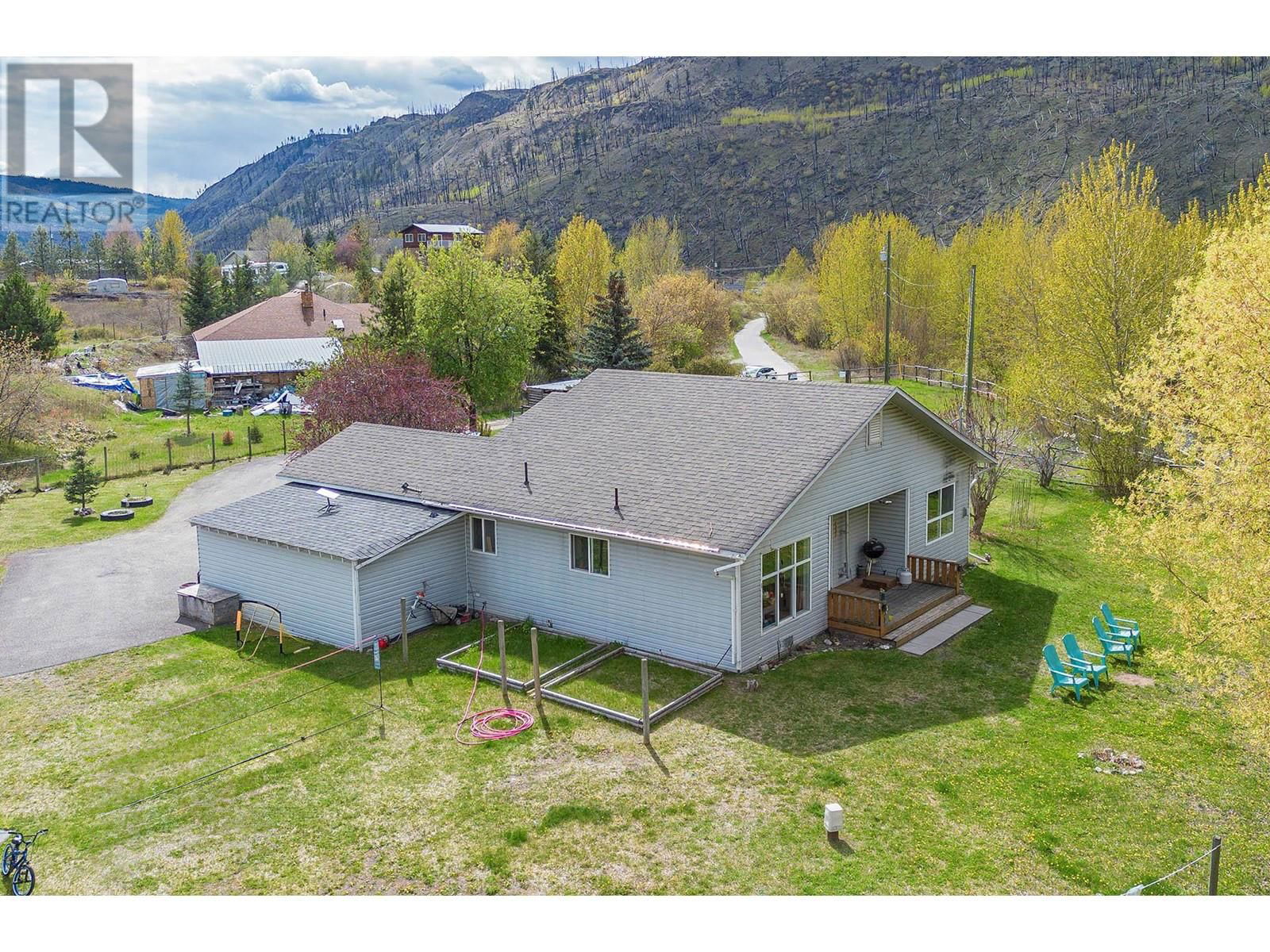 3652 HART ROAD Image 16