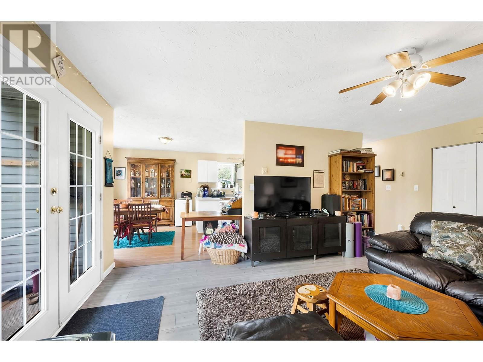 3652 HART ROAD Image 6