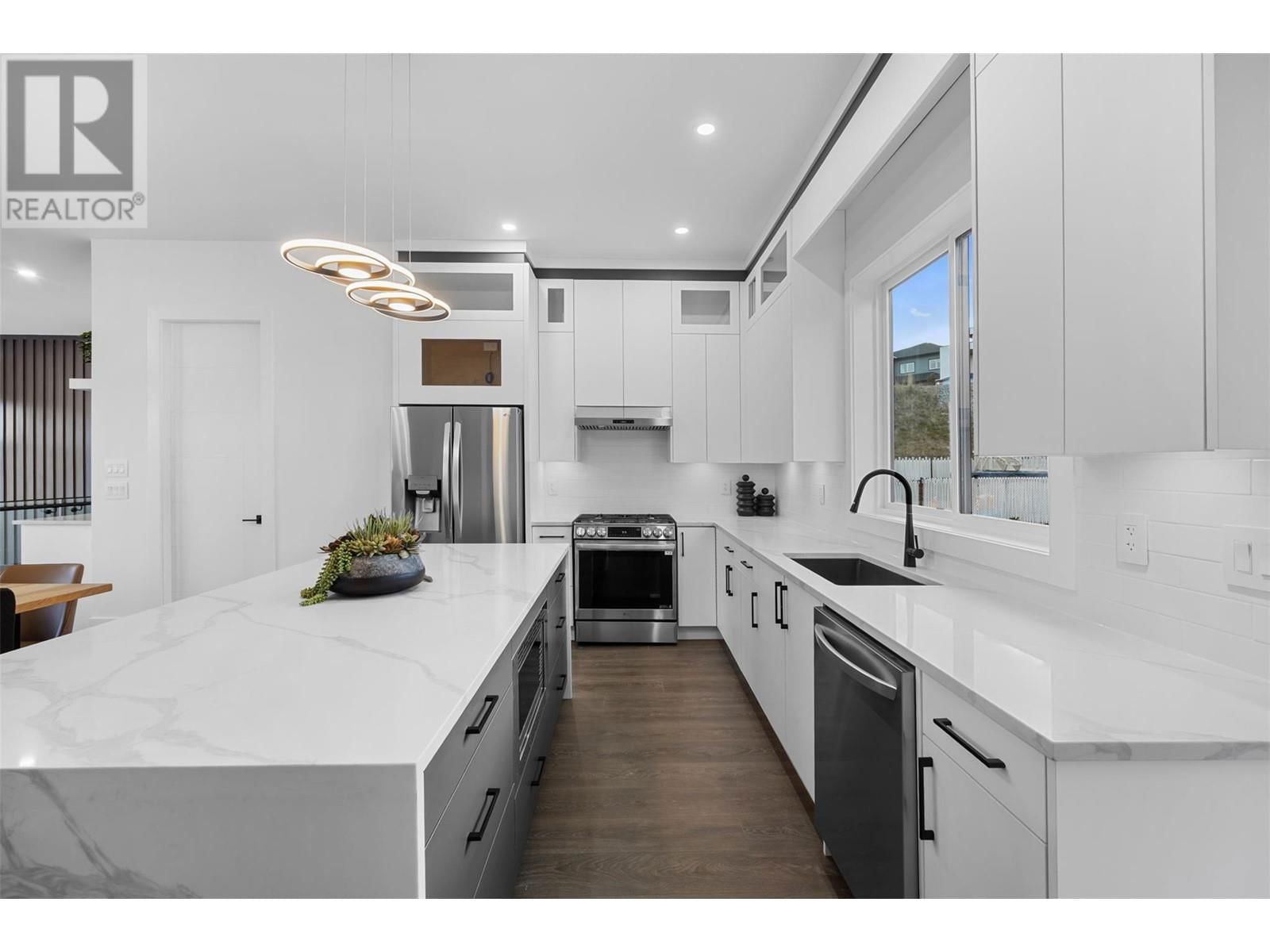 2798 CANYON CREST DRIVE Image 16