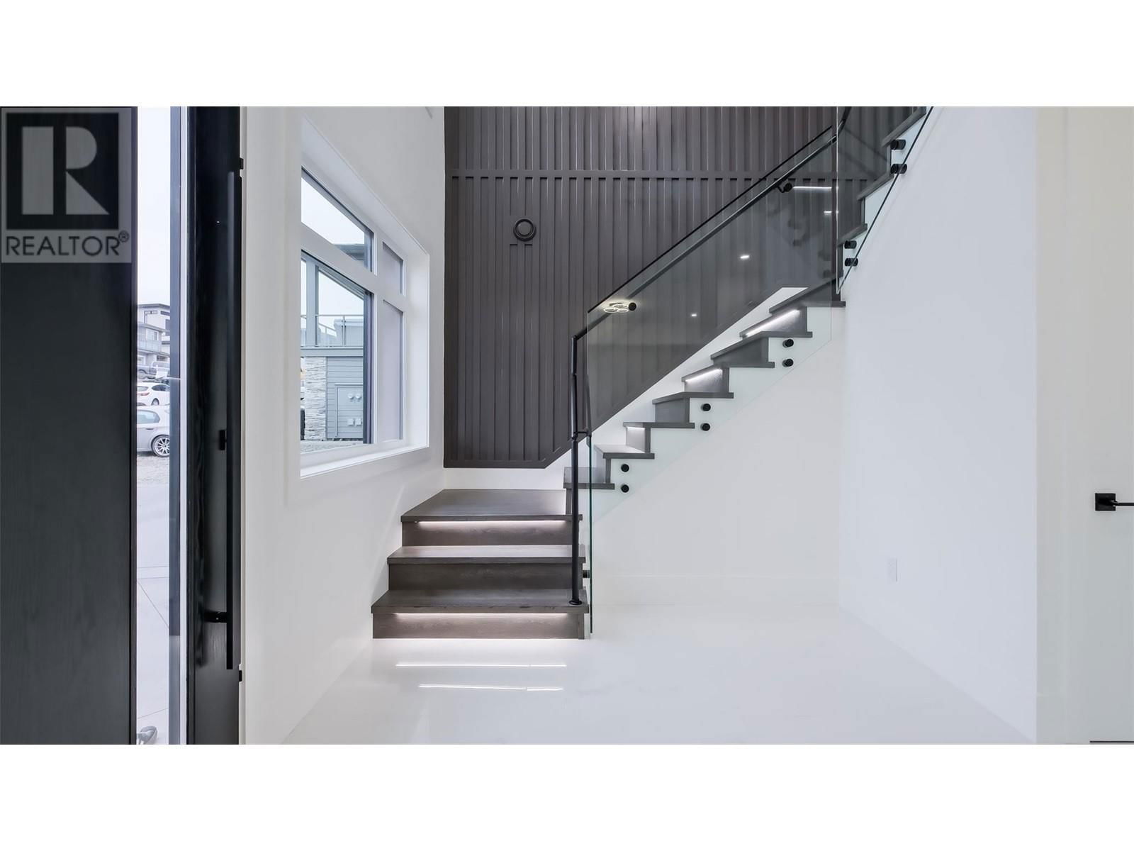 2798 CANYON CREST DRIVE Image 3