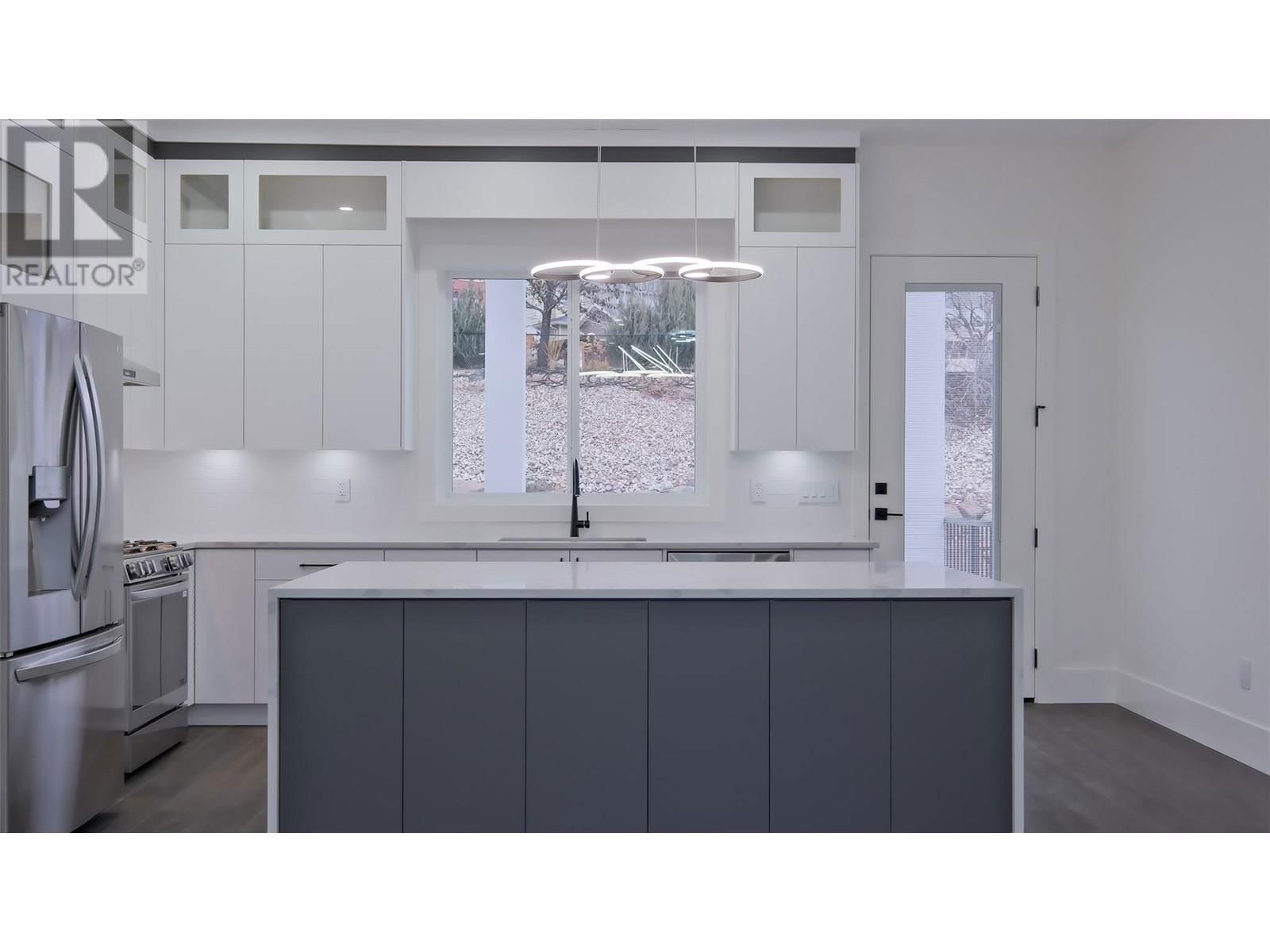 2798 CANYON CREST DRIVE Image 32