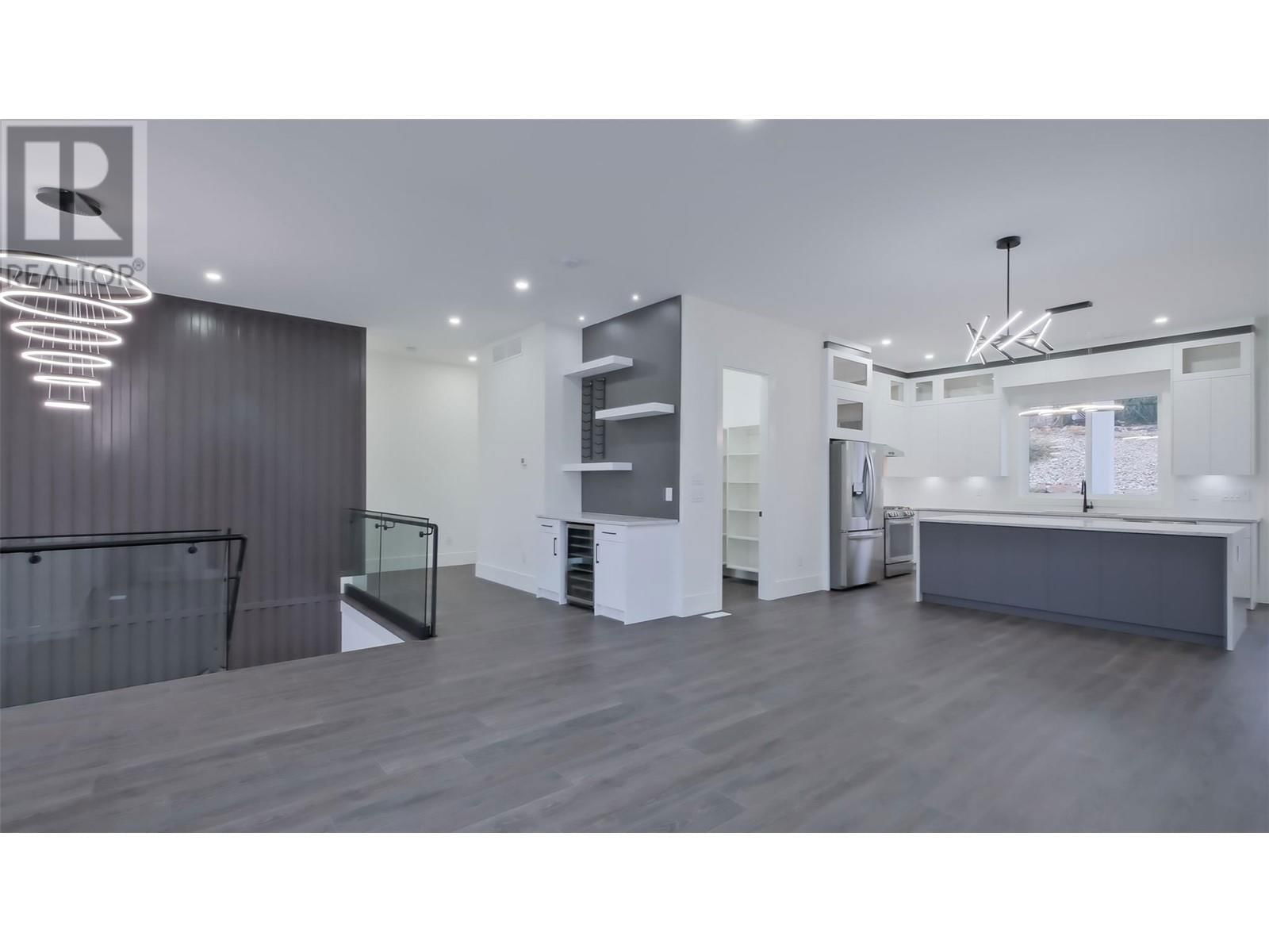 2798 CANYON CREST DRIVE Image 33