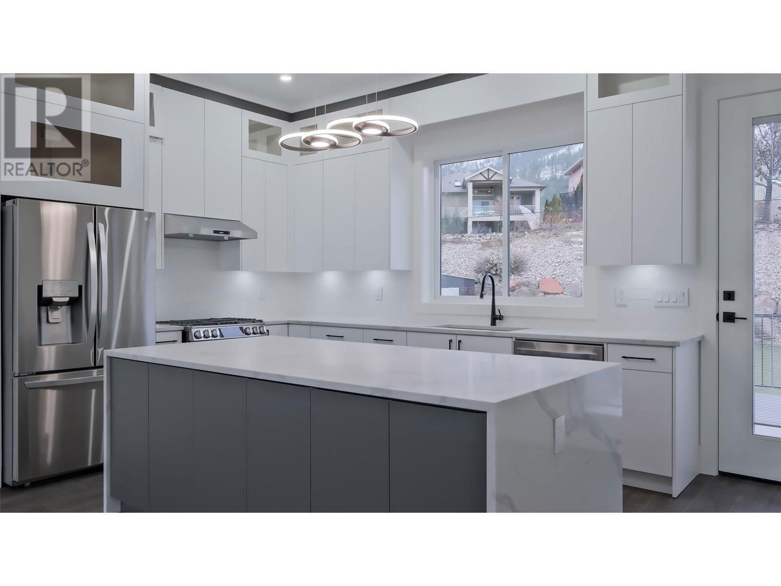 2798 CANYON CREST DRIVE Image 35