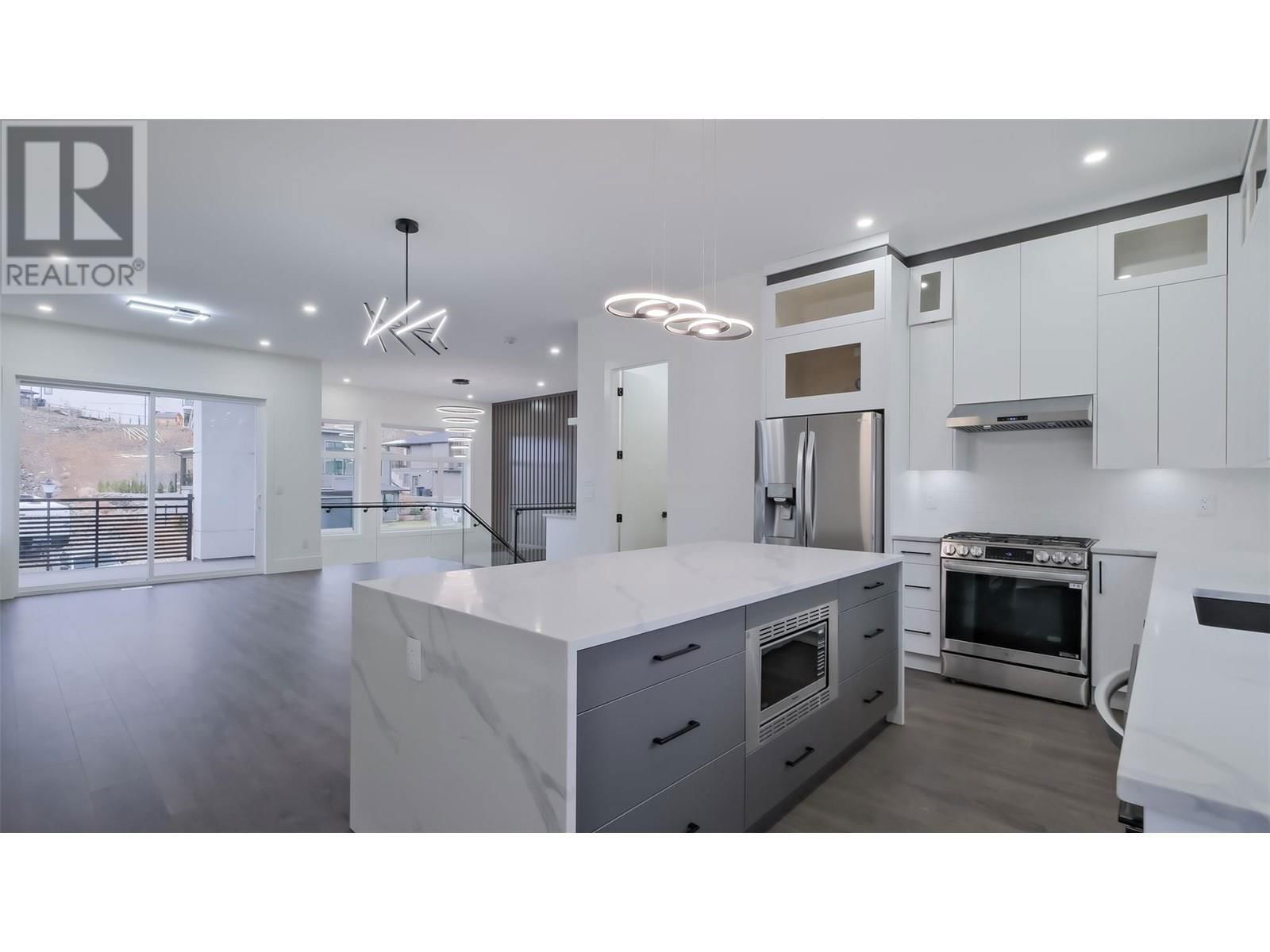 2798 CANYON CREST DRIVE Image 37