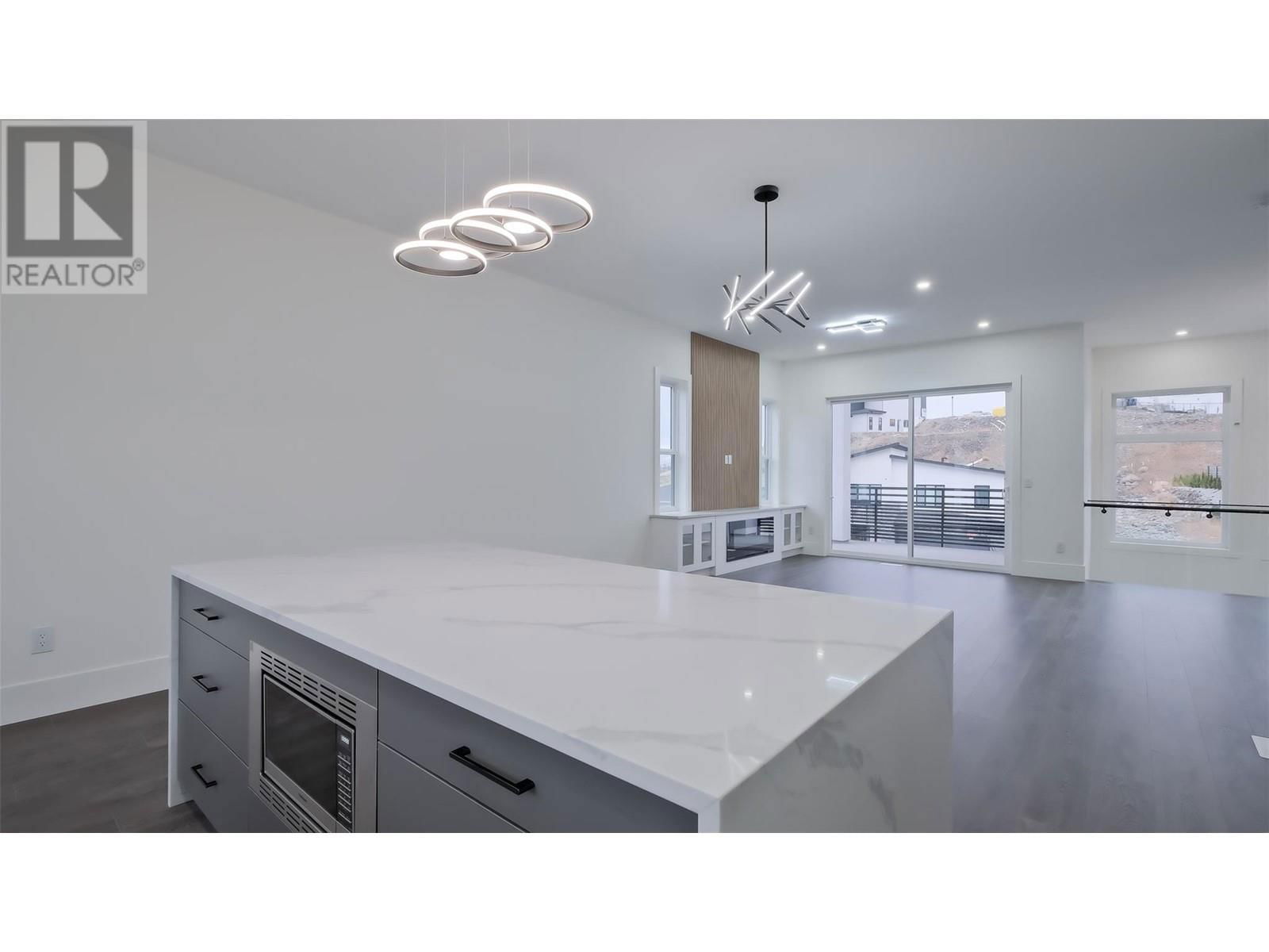 2798 CANYON CREST DRIVE Image 38