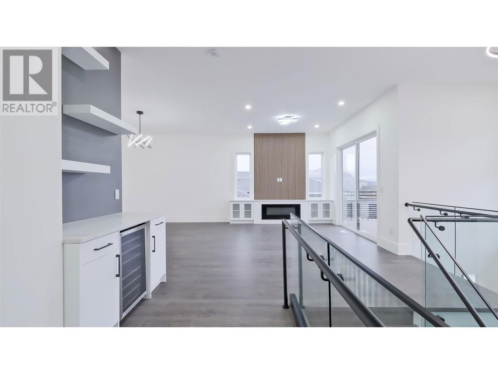 2798 CANYON CREST DRIVE Image 43