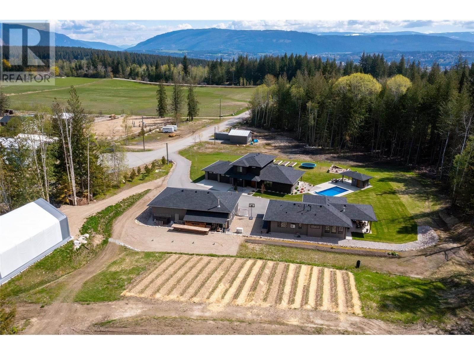 6400 1 Avenue Northwest, Salmon Arm, British Columbia V1E 3B2