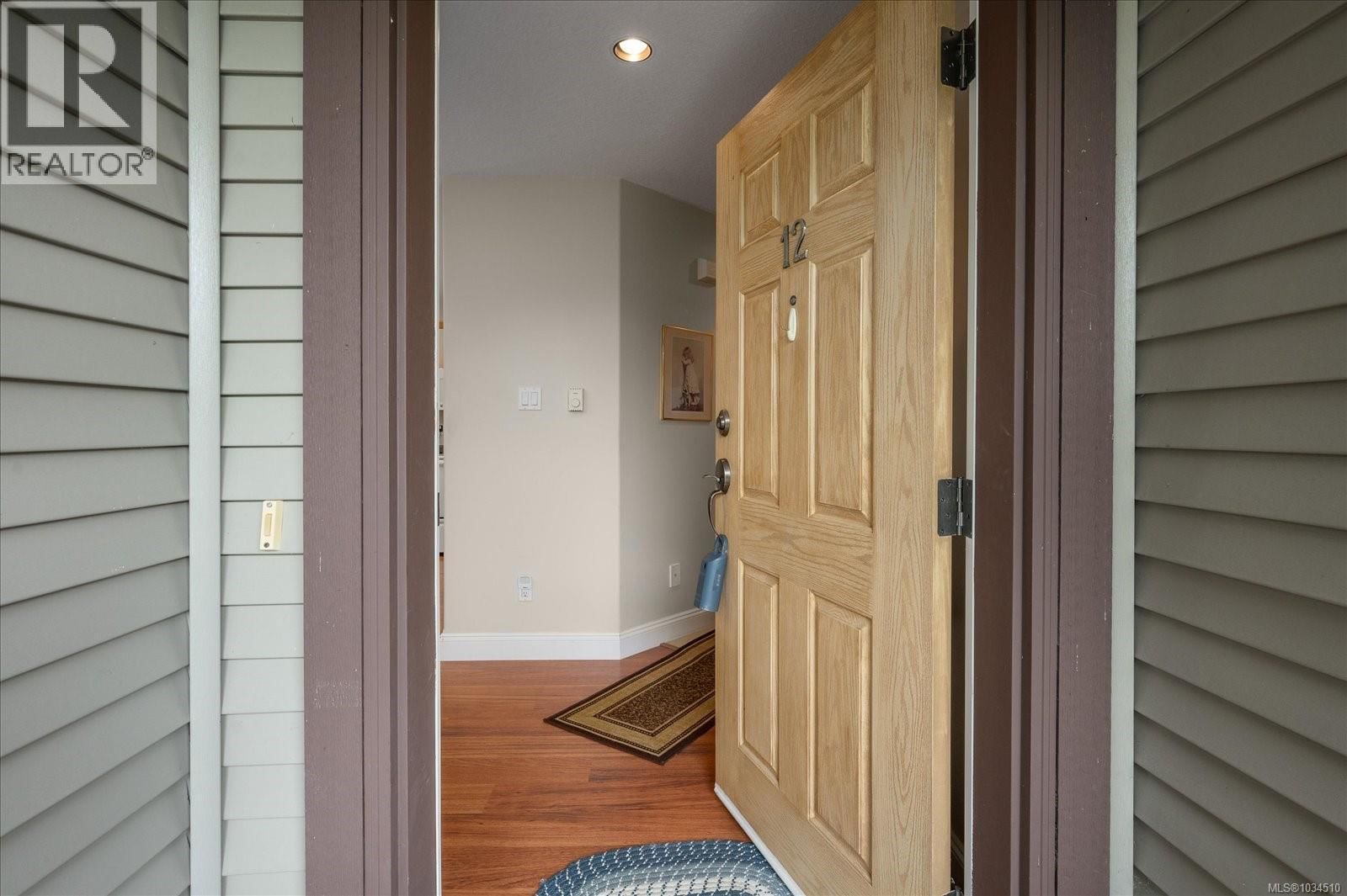12 340 Young Street property photo