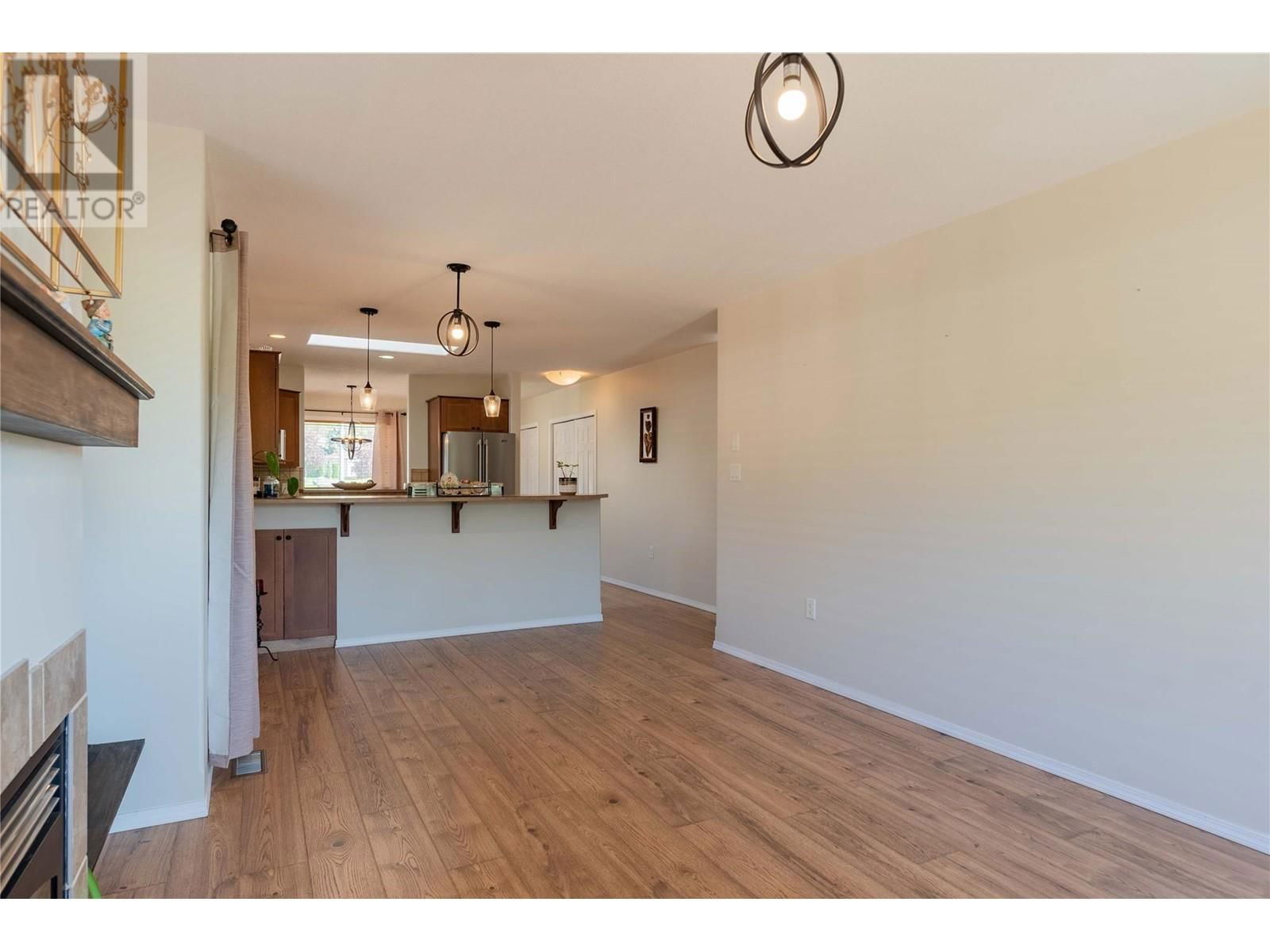 7350 CREMA DRIVE Image 14