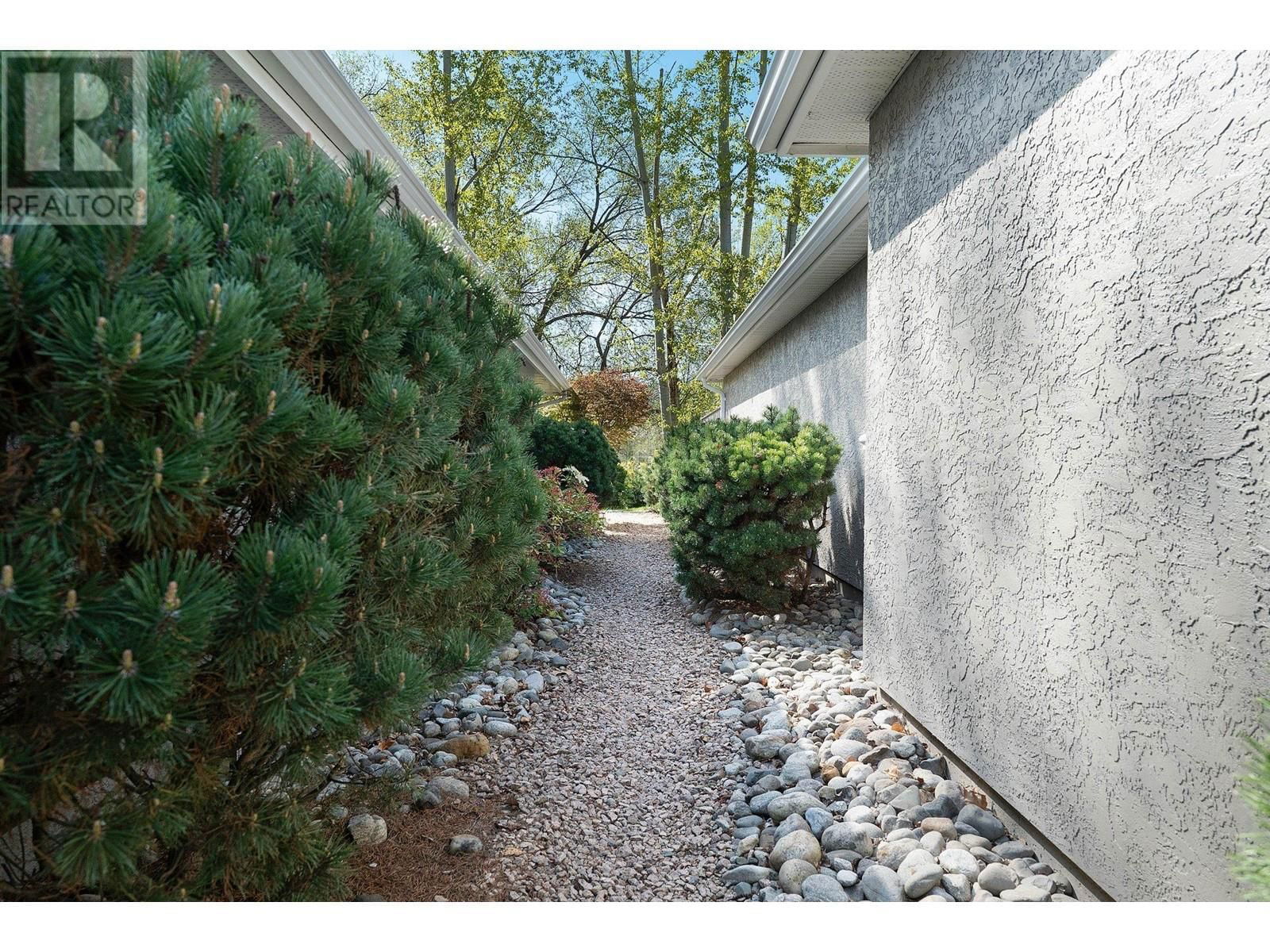 9 - 3775 SPRINGBROOK ROAD Image 34