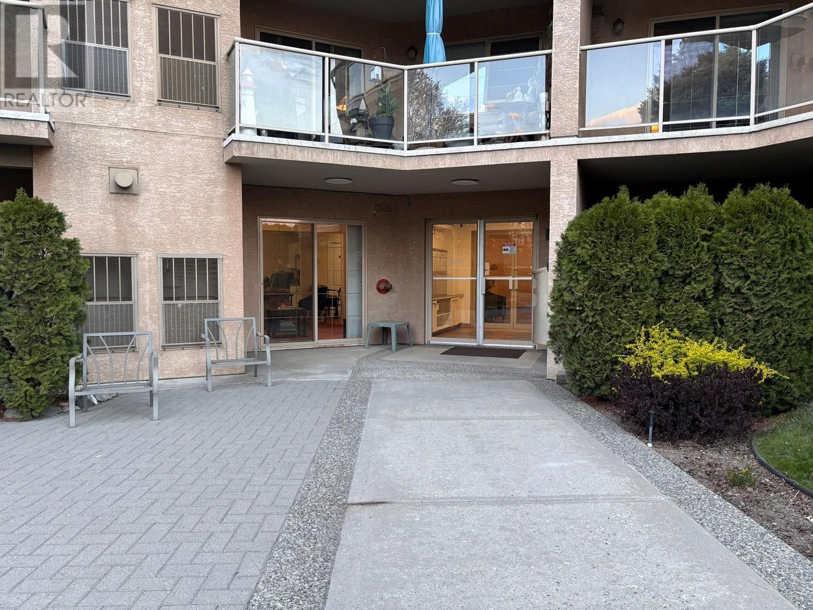 Listing Image 0