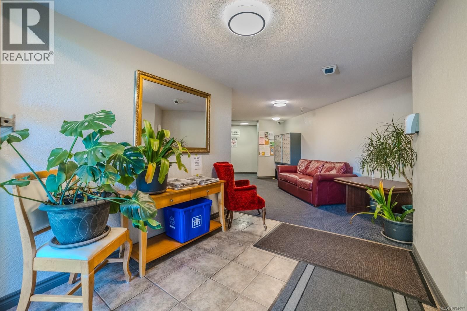 103 3040 Pine Street property photo