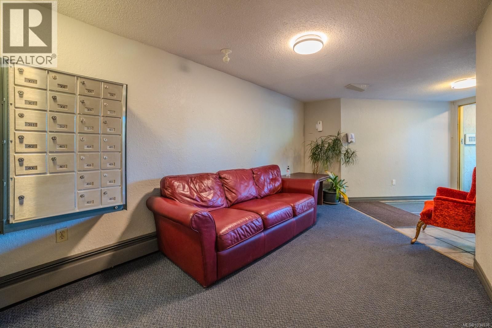 103 3040 Pine Street property photo