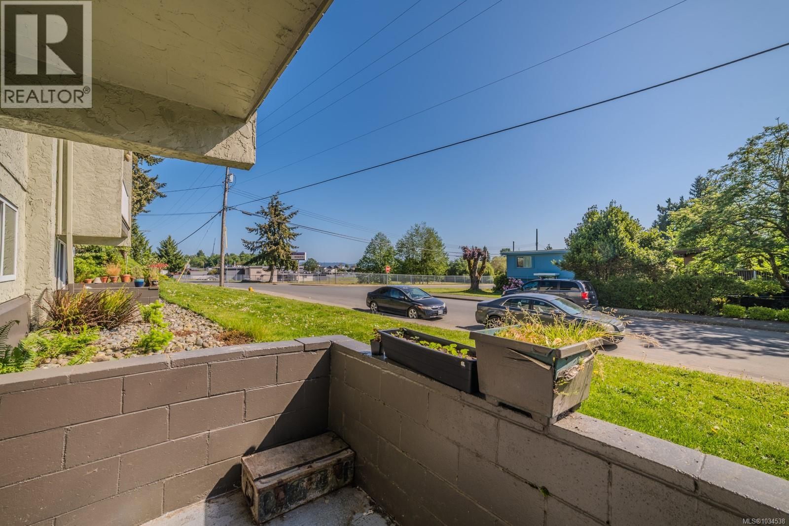 103 3040 Pine Street property photo