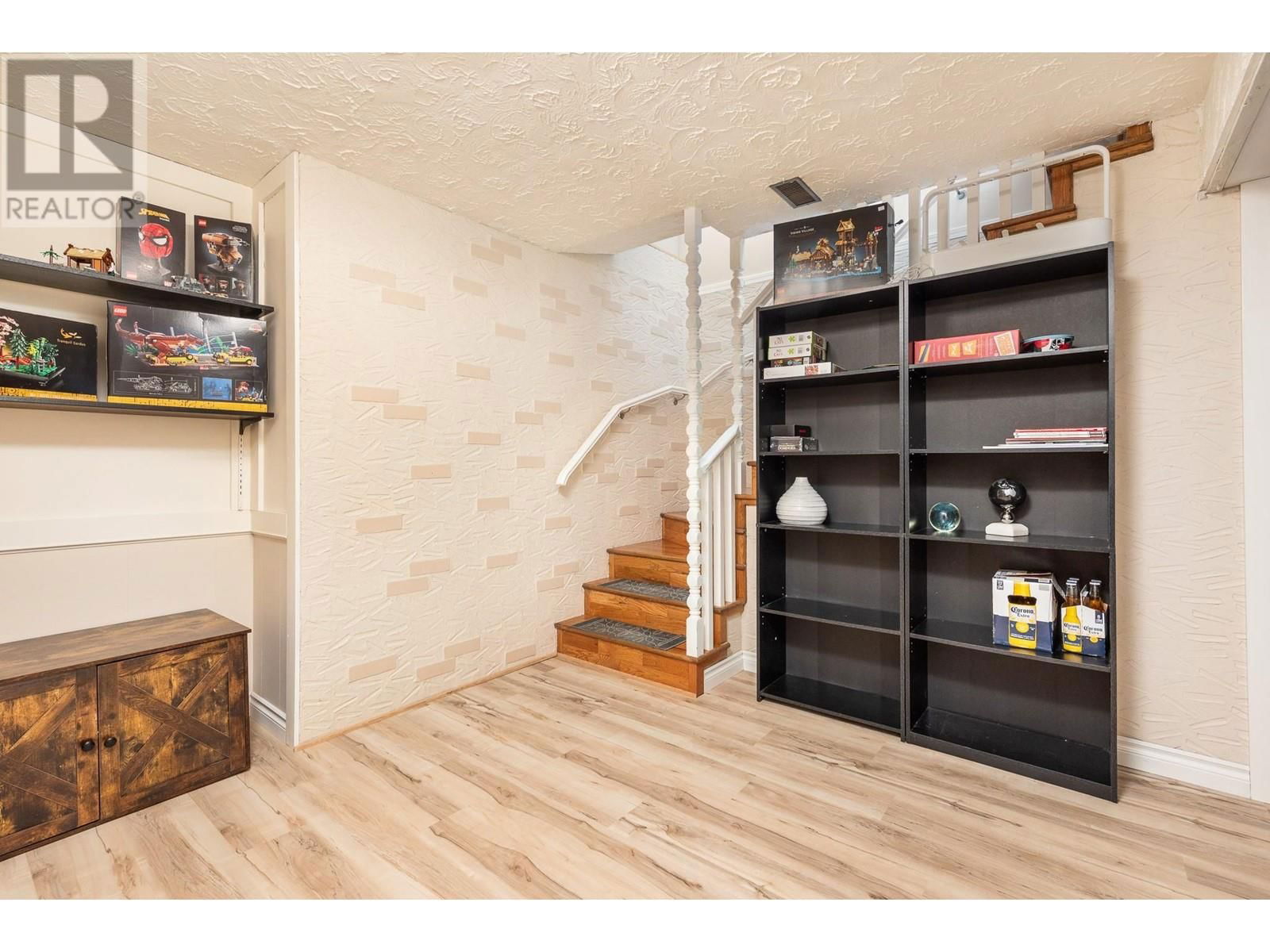6458 CARLTON ROAD Image 24