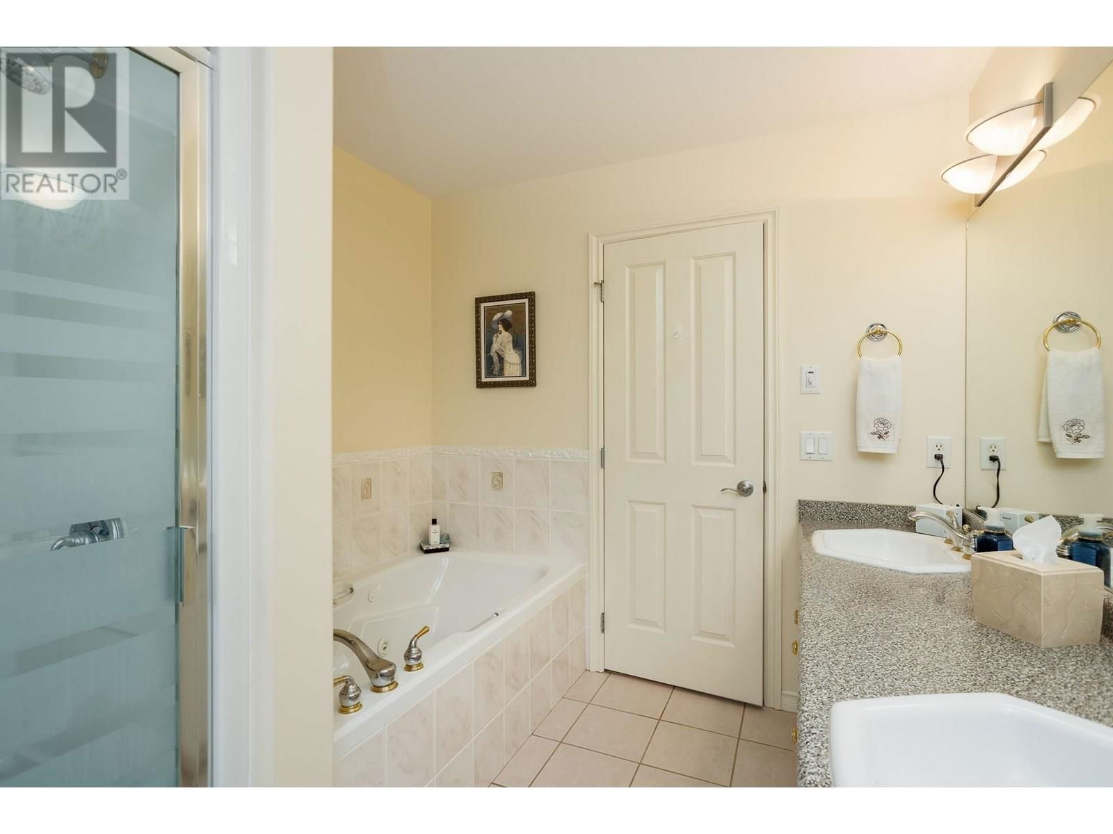 3973 GALLAGHERS CIRCLE Image 19