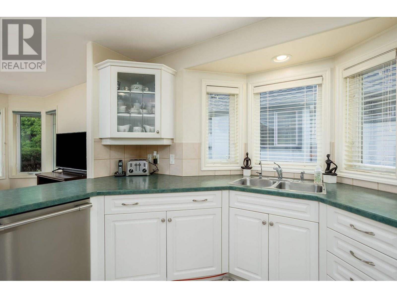 3973 GALLAGHERS CIRCLE Image 6