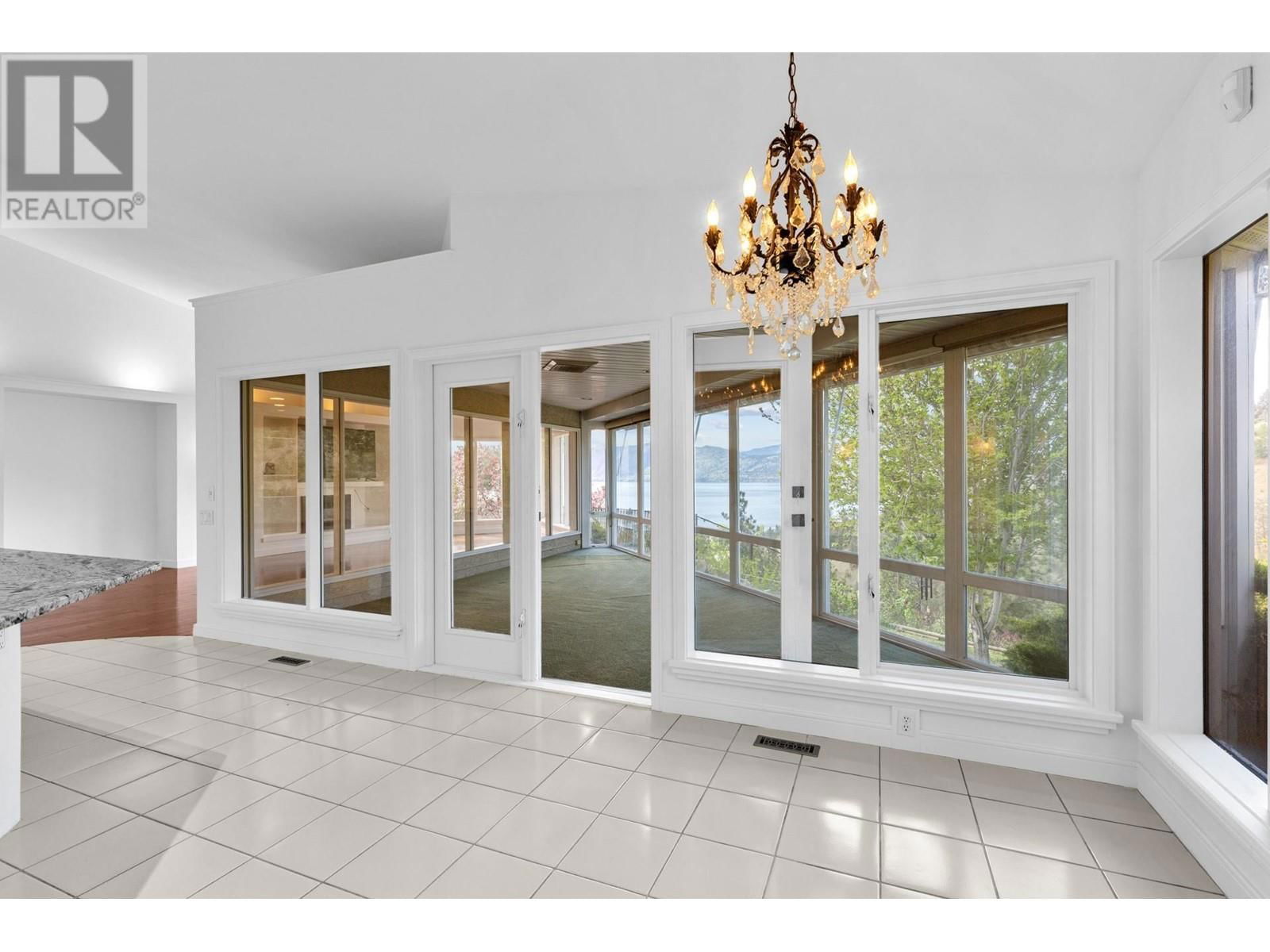 3784 INGLIS PLACE Image 10