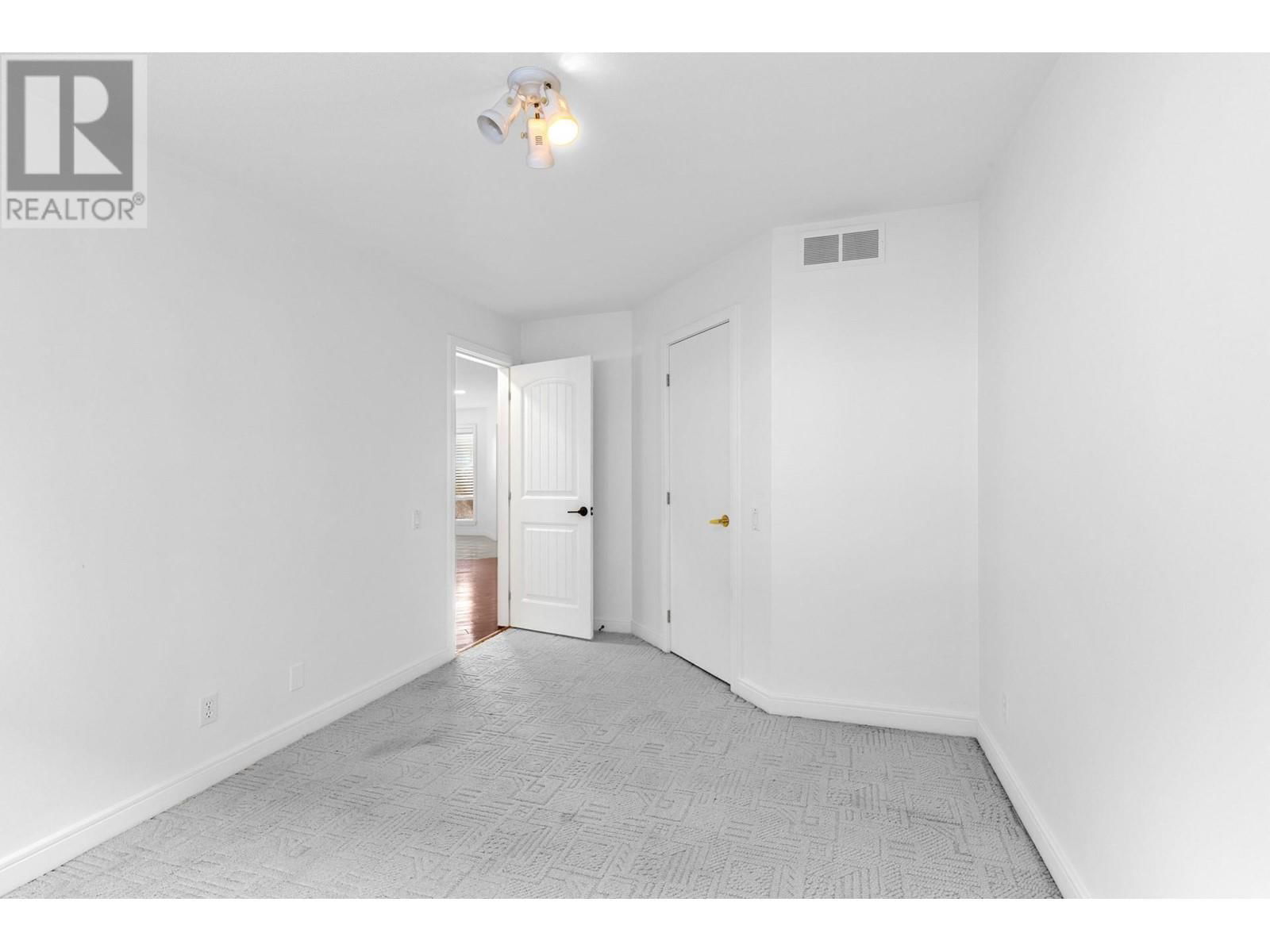 3784 INGLIS PLACE Image 21