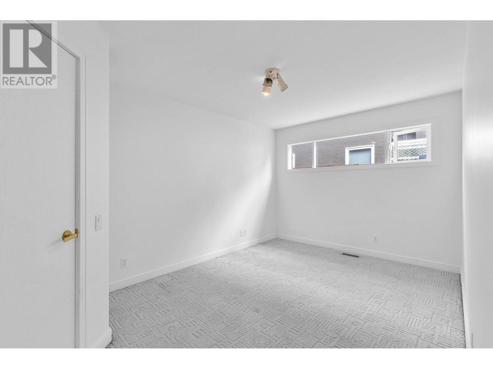 3784 INGLIS PLACE Image 22