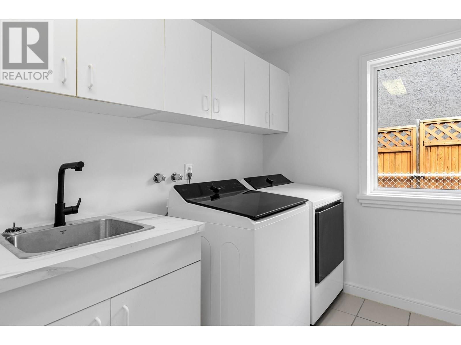 3784 INGLIS PLACE Image 23